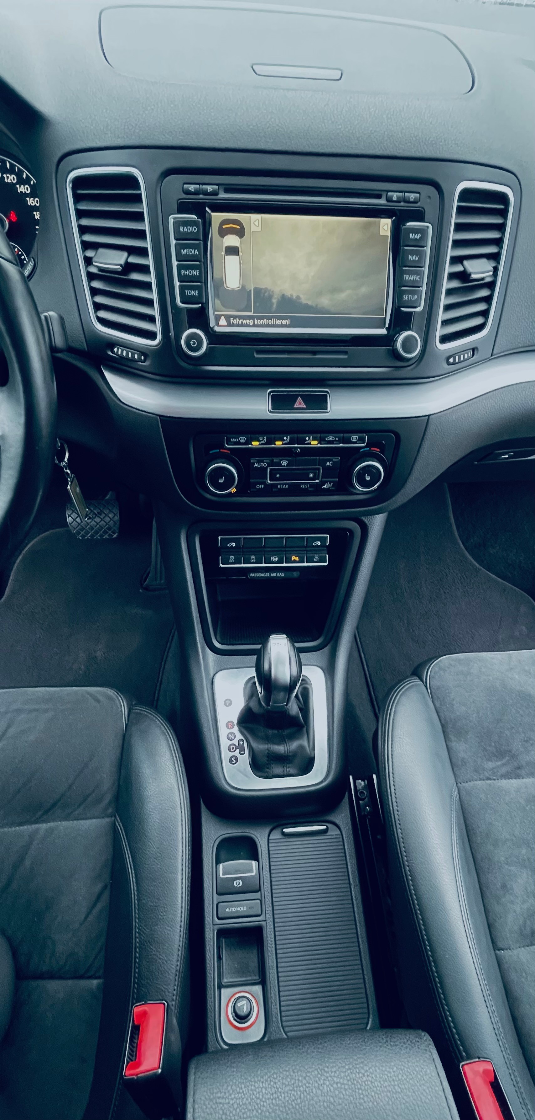 VW Sharan 2.0 TDI BlueMotion Technology Highline DSG-image-6