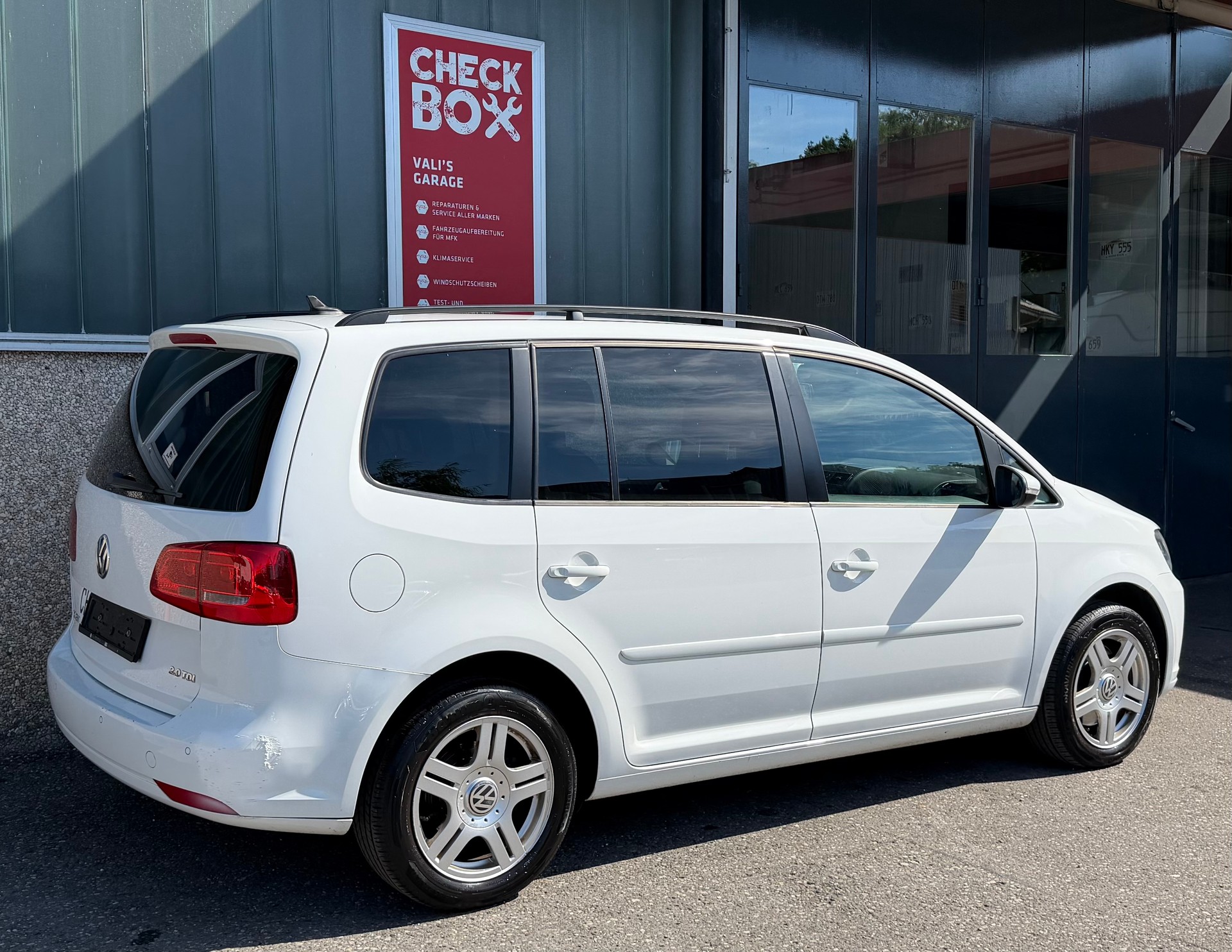 VW Touran 2.0 TDI Comfortline DSG-image-5