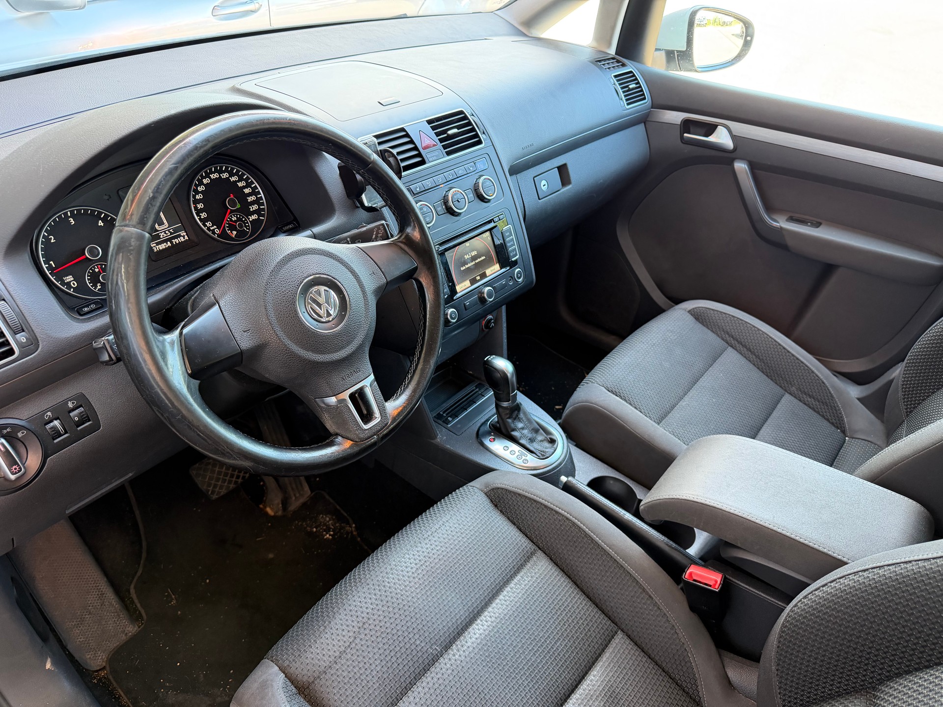 VW Touran 2.0 TDI Comfortline DSG-image-7