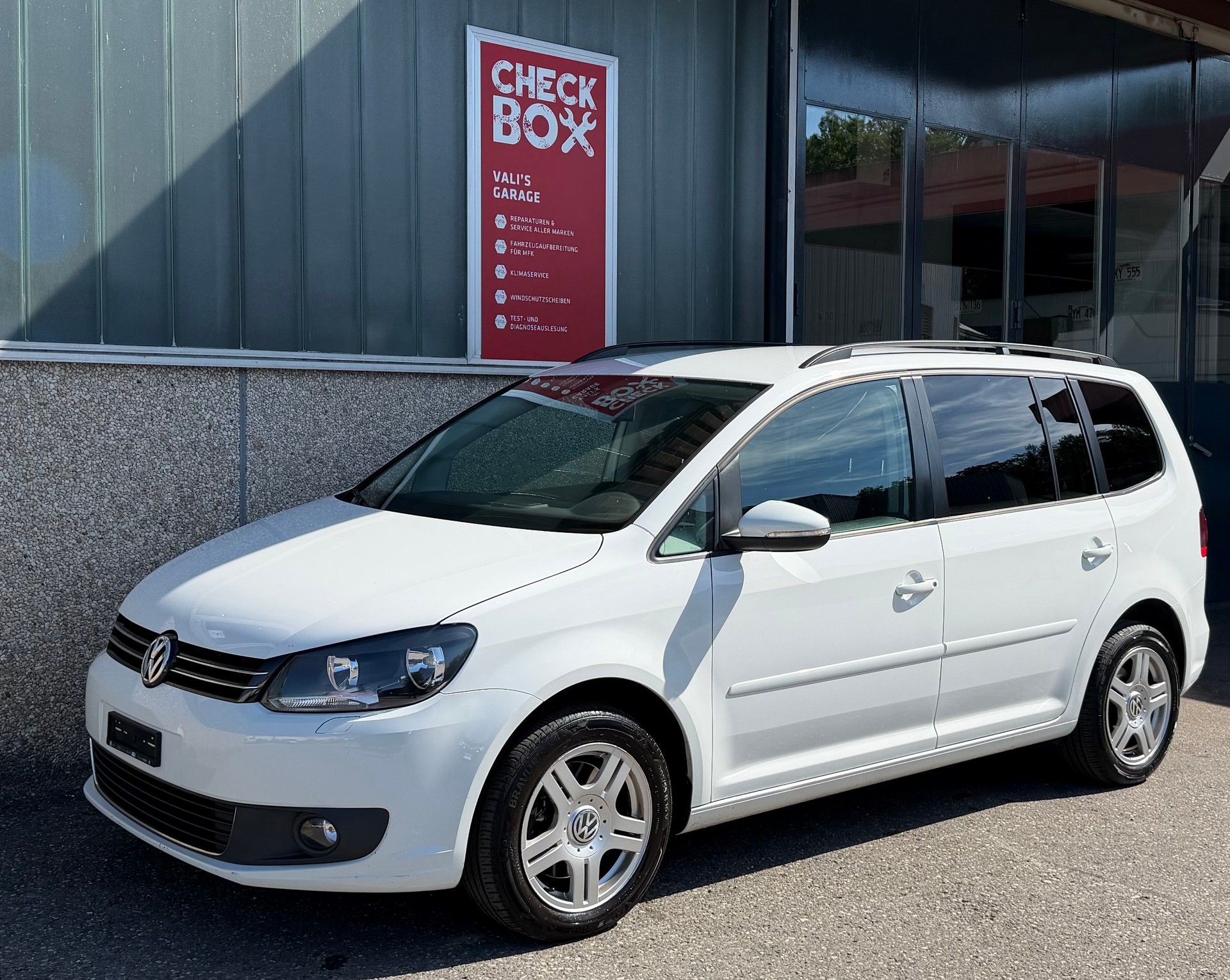 VW Touran 2.0 TDI Comfortline DSG-image-0