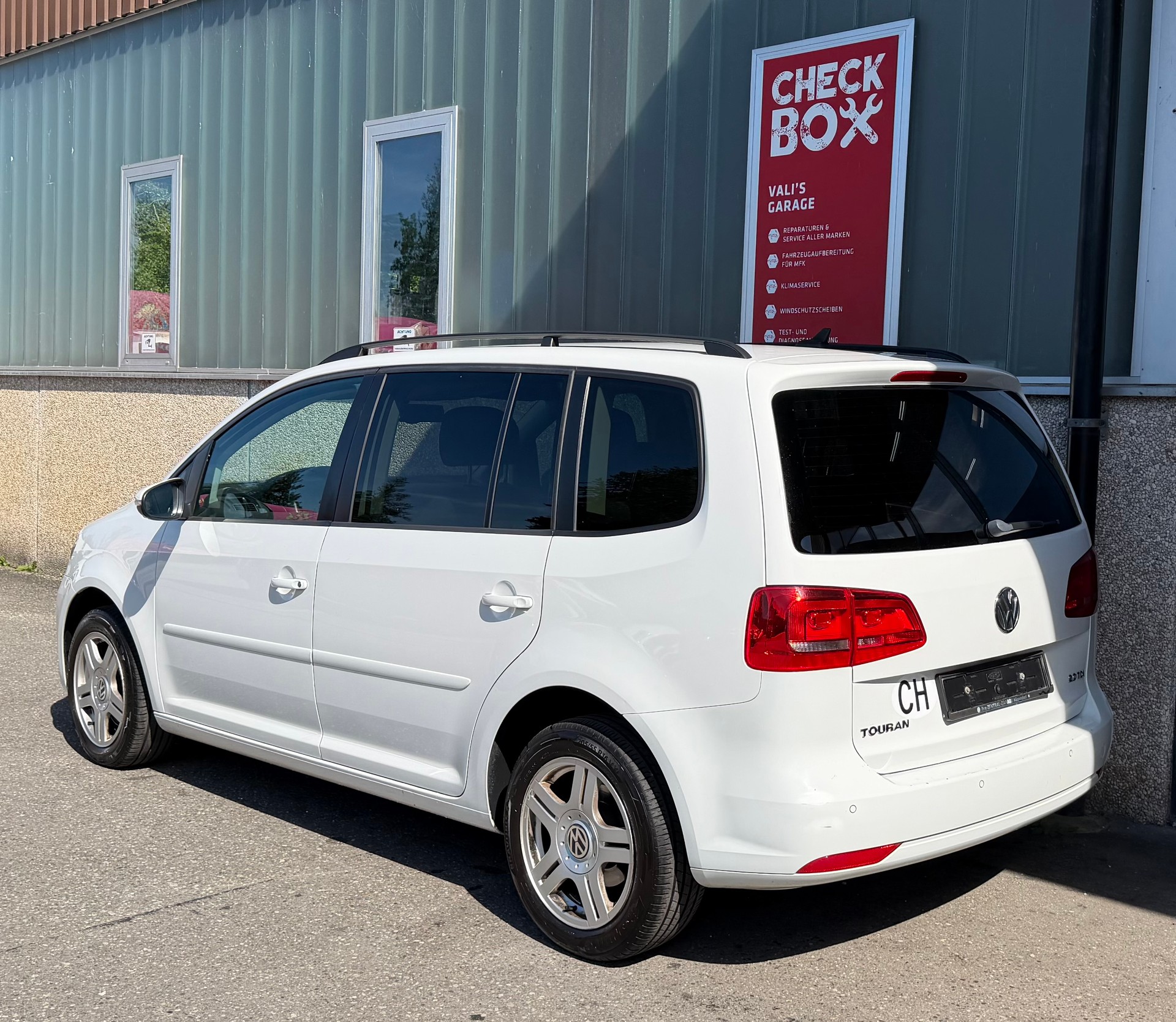VW Touran 2.0 TDI Comfortline DSG-image-2