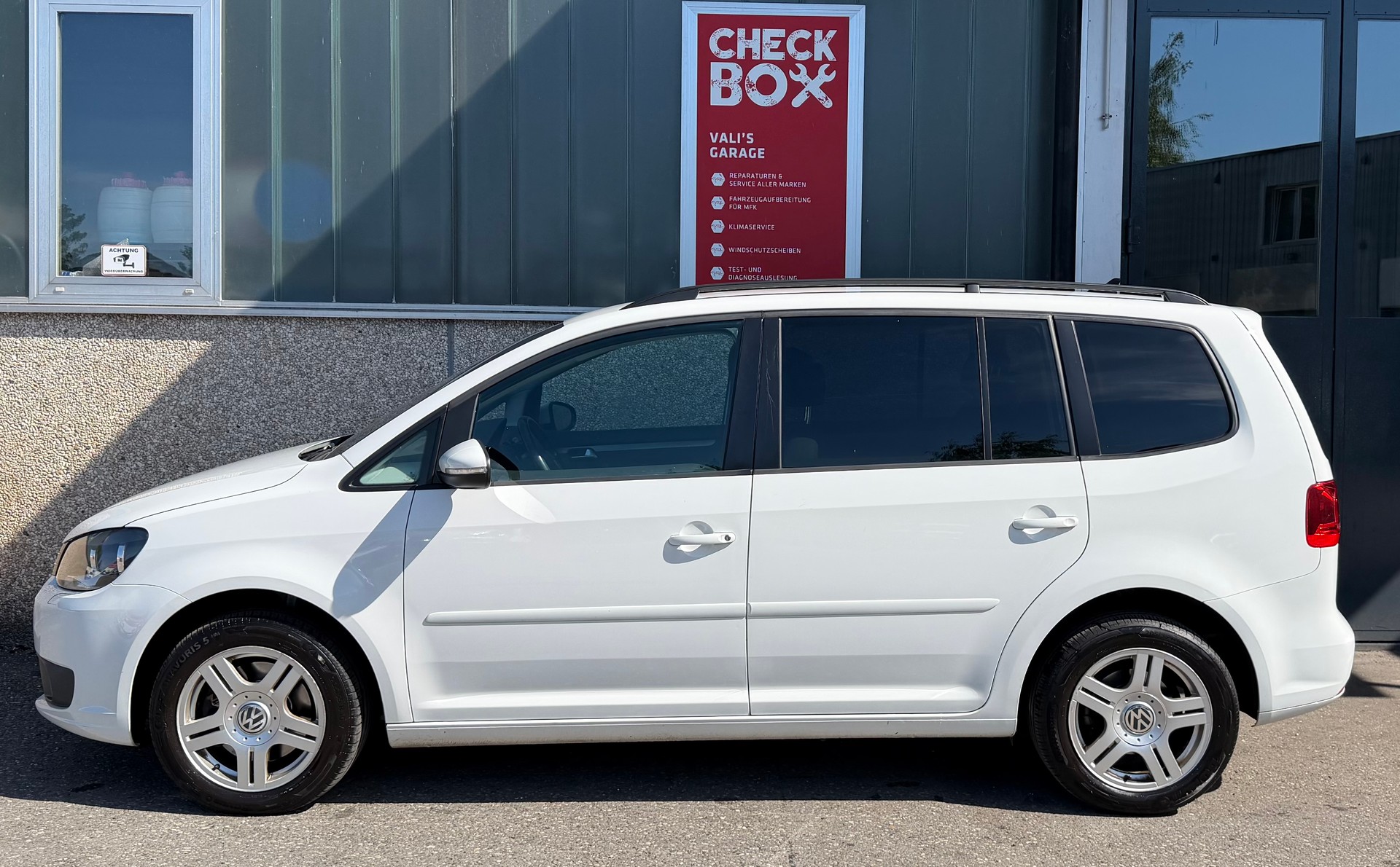 VW Touran 2.0 TDI Comfortline DSG-image-1