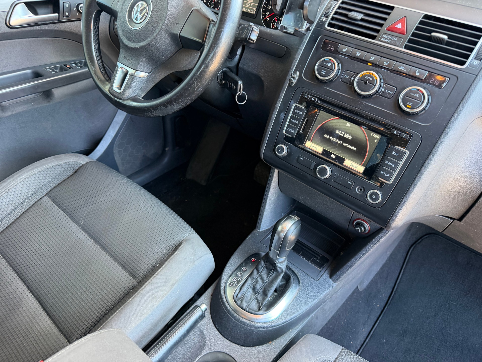 VW Touran 2.0 TDI Comfortline DSG-image-8