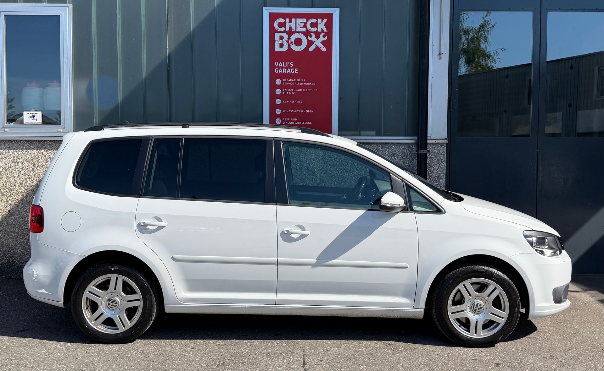 VW Touran 2.0 TDI Comfortline DSG-image-4