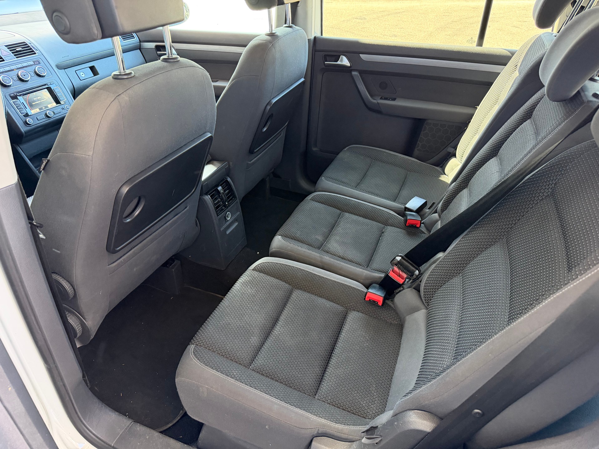 VW Touran 2.0 TDI Comfortline DSG-image-11