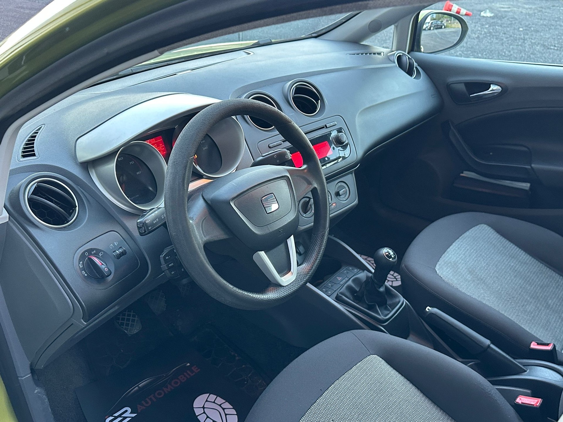SEAT Ibiza 1.6 Style-image-9