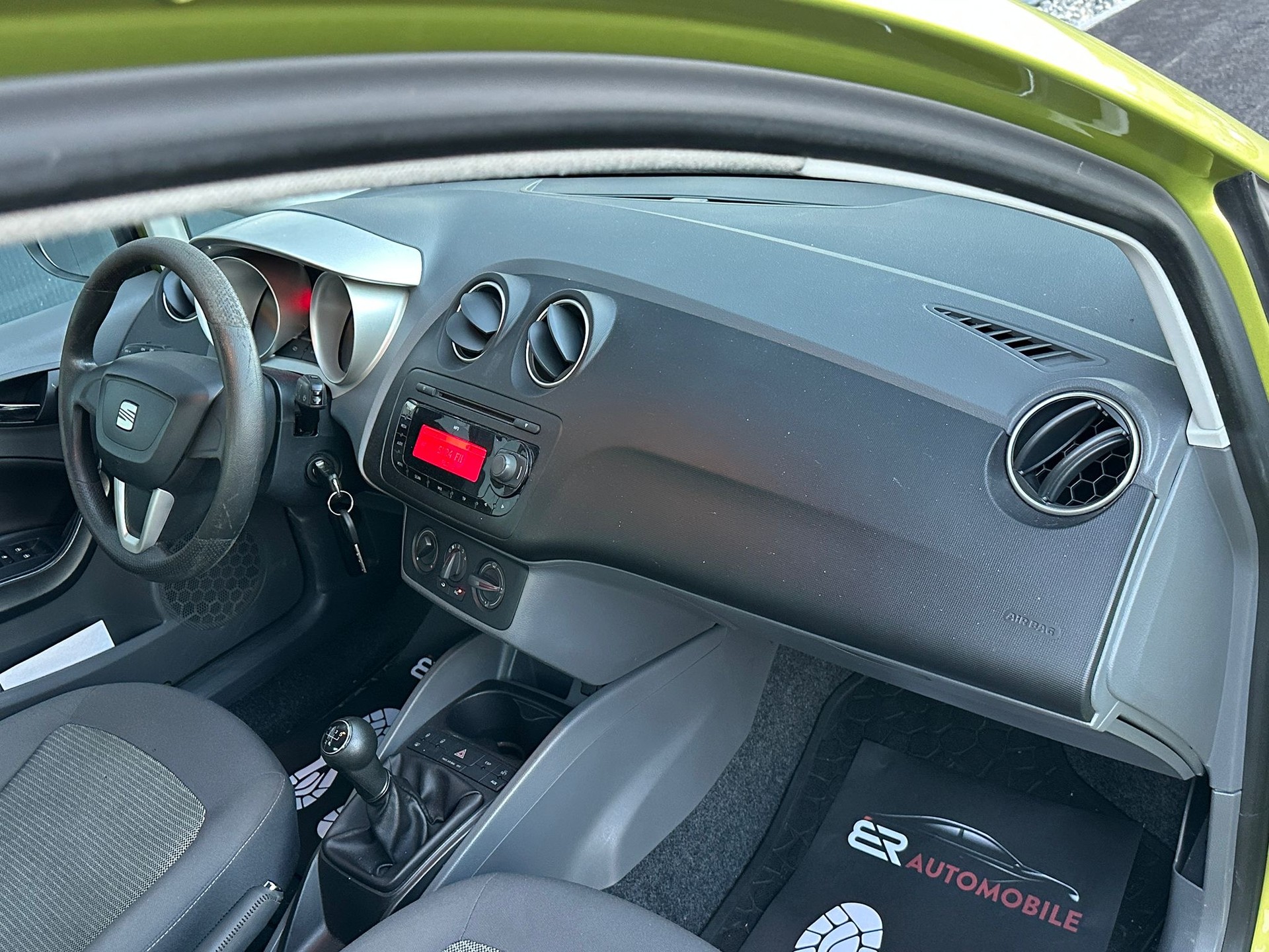 SEAT Ibiza 1.6 Style-image-10