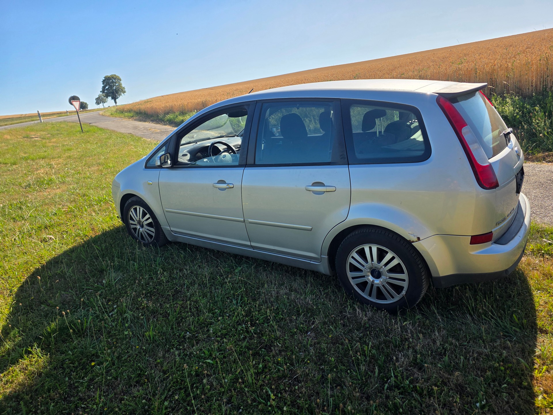 FORD Focus C-Max 2.0 TDCi Ghia-image-2