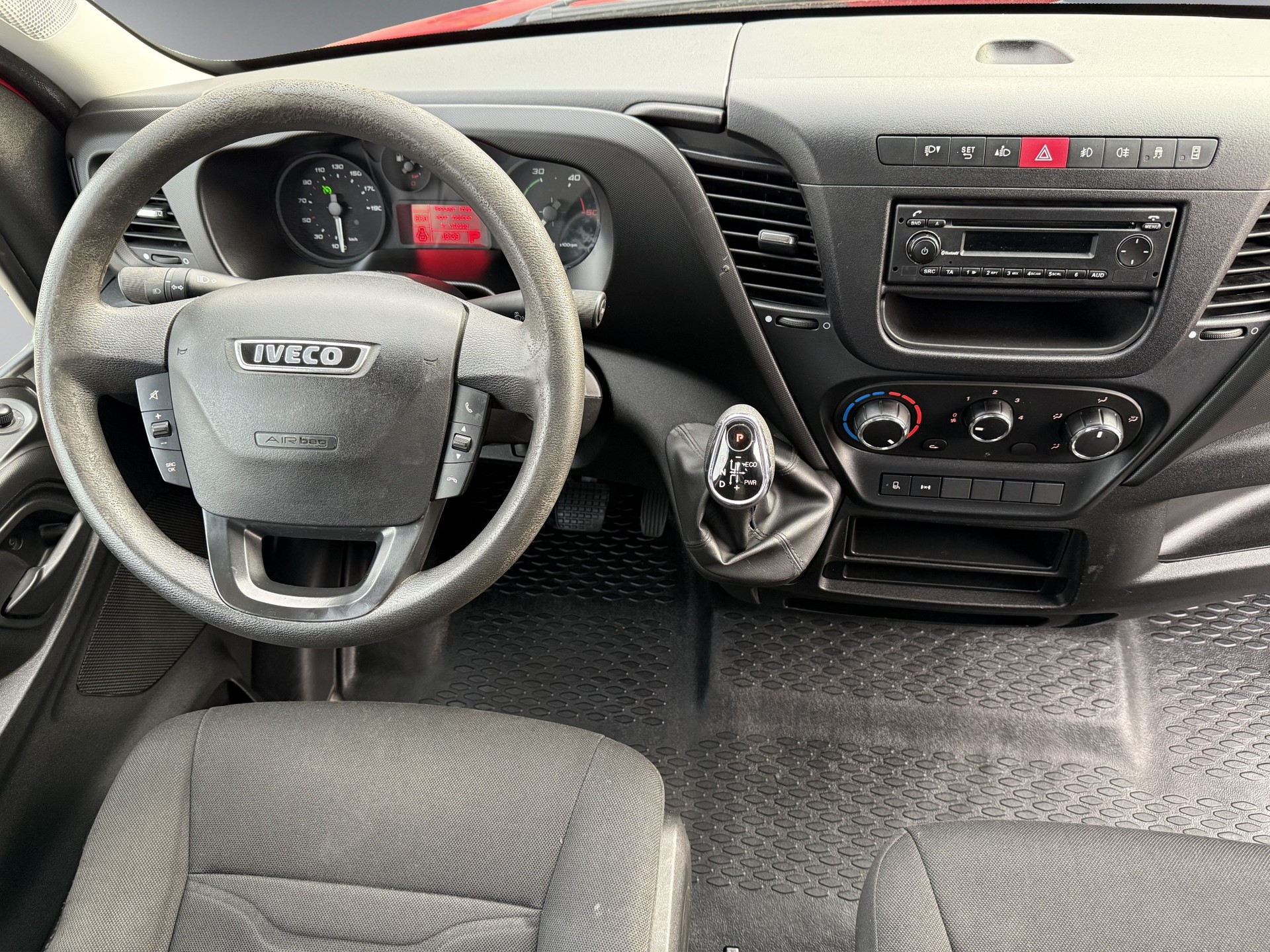 IVECO 35 C 17 A8-image-10
