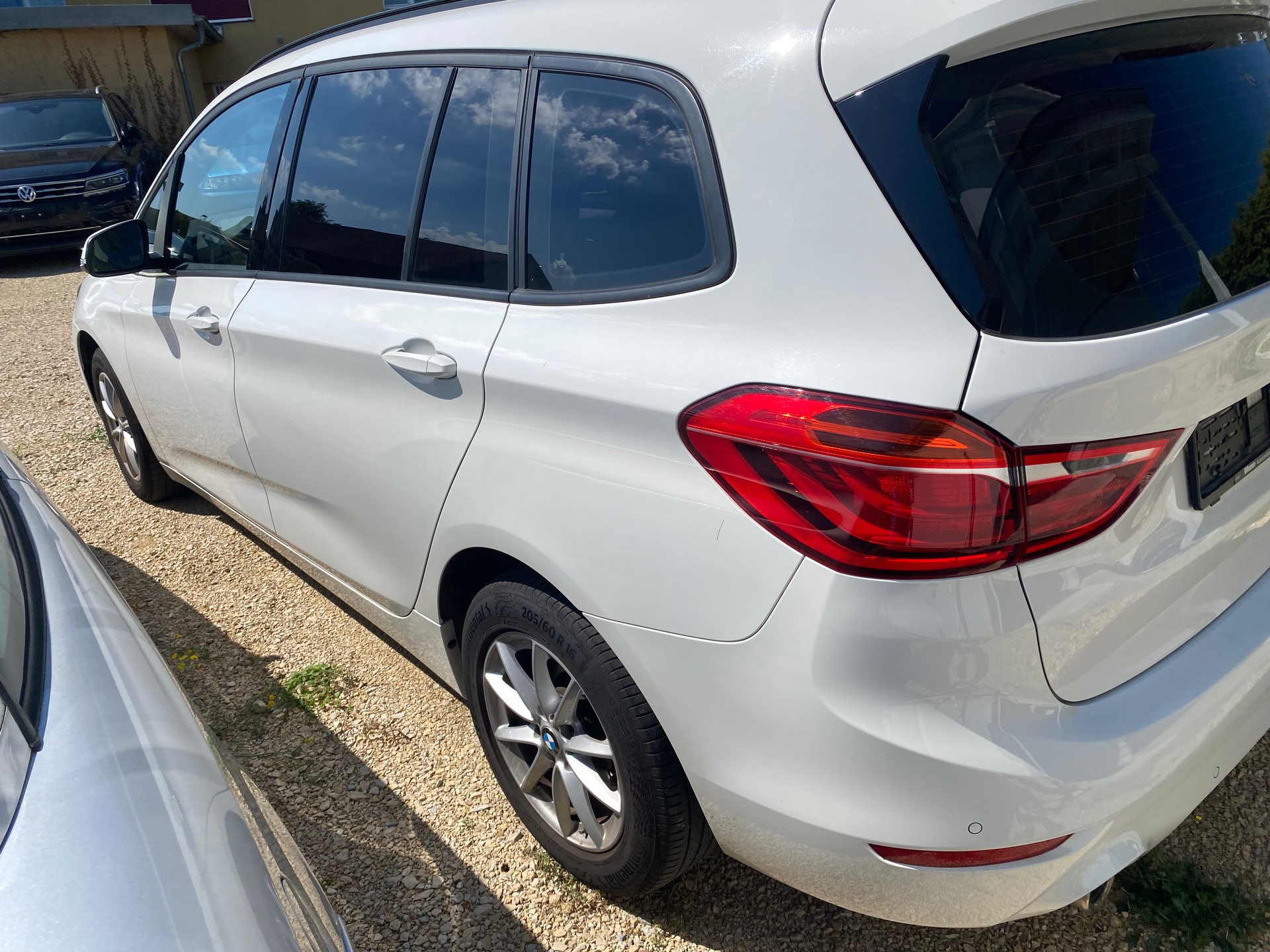 BMW 216d Gran Tourer DKG Essential Edition-image-4