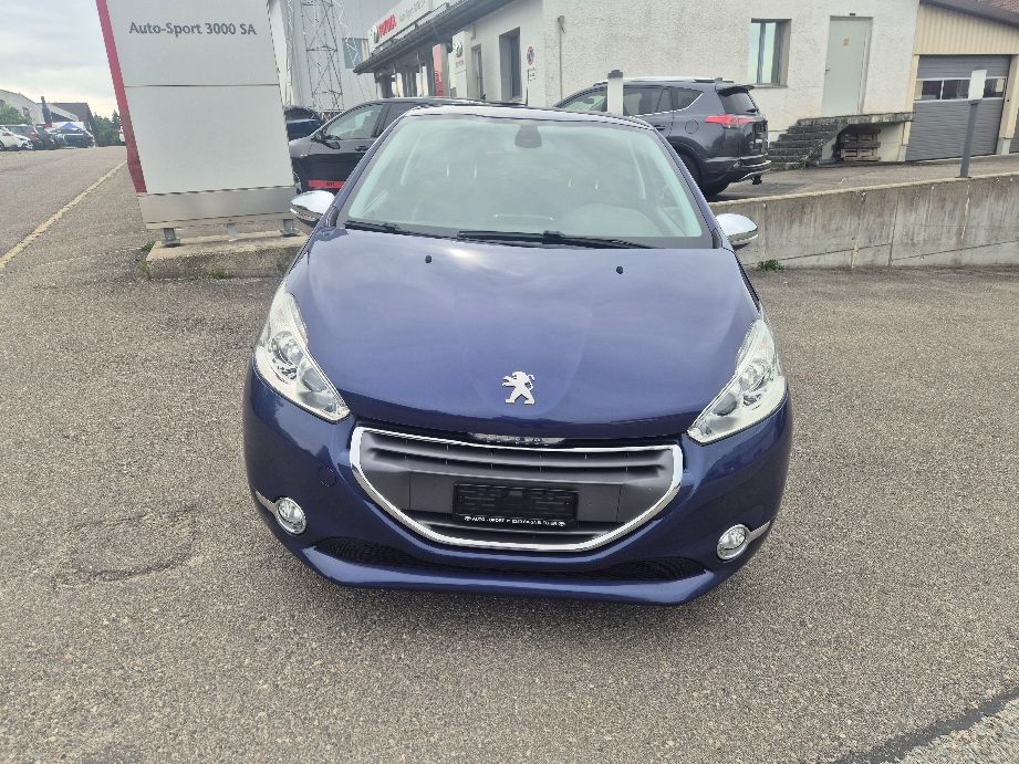 PEUGEOT 208 1.6 Turbo Allure-image-3