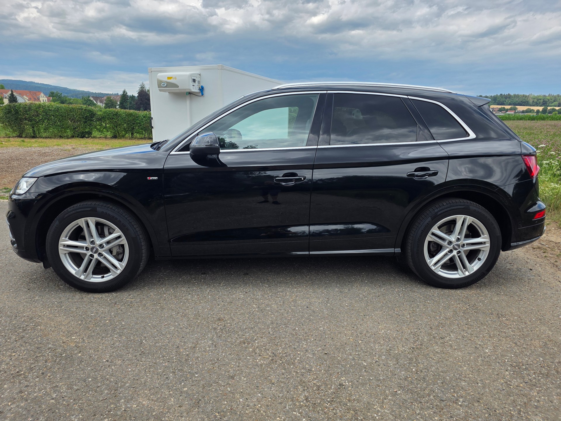 AUDI Q5 2.0 TDI quattro S-tronic-image-4