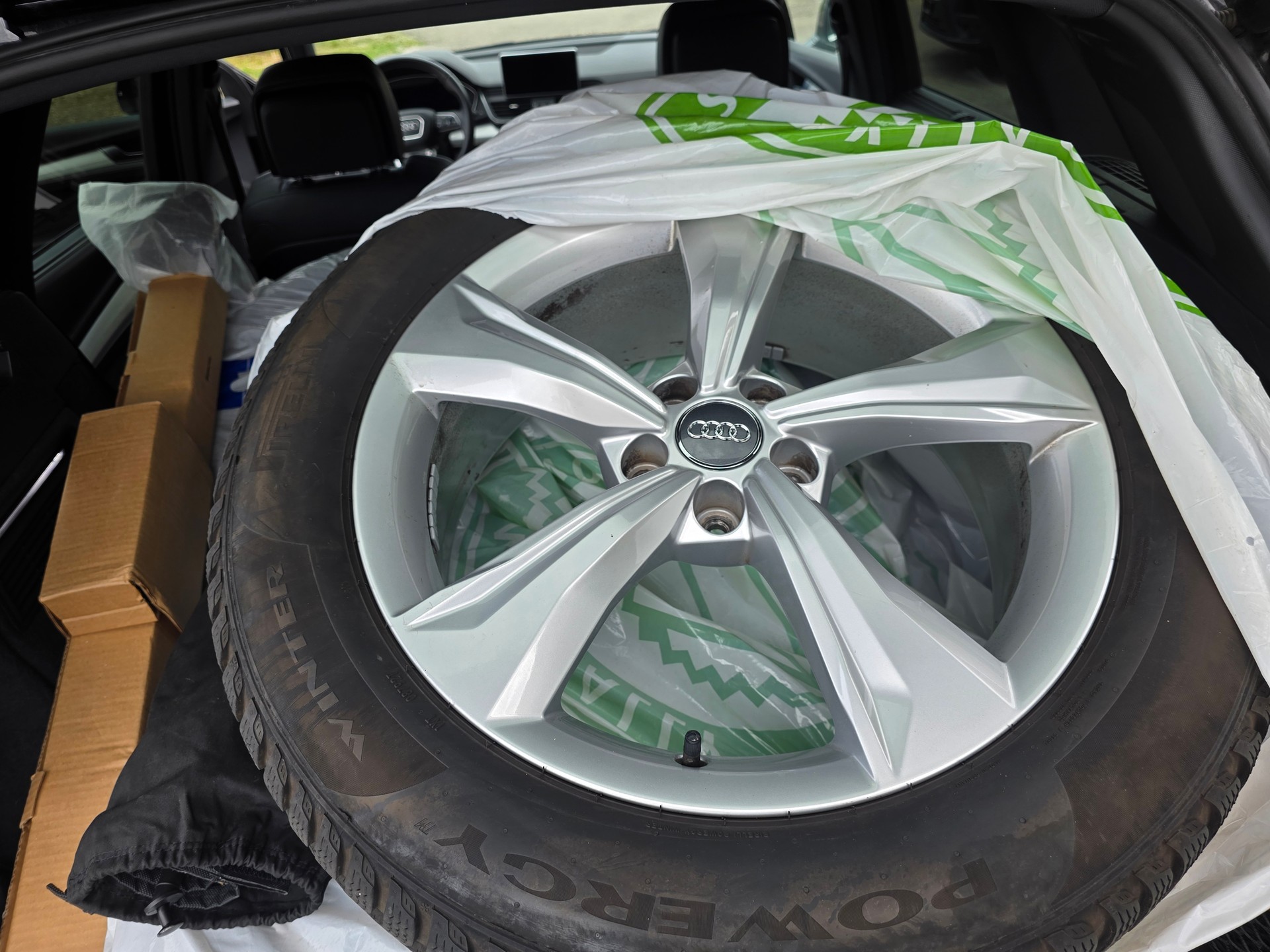 AUDI Q5 2.0 TDI quattro S-tronic-image-22