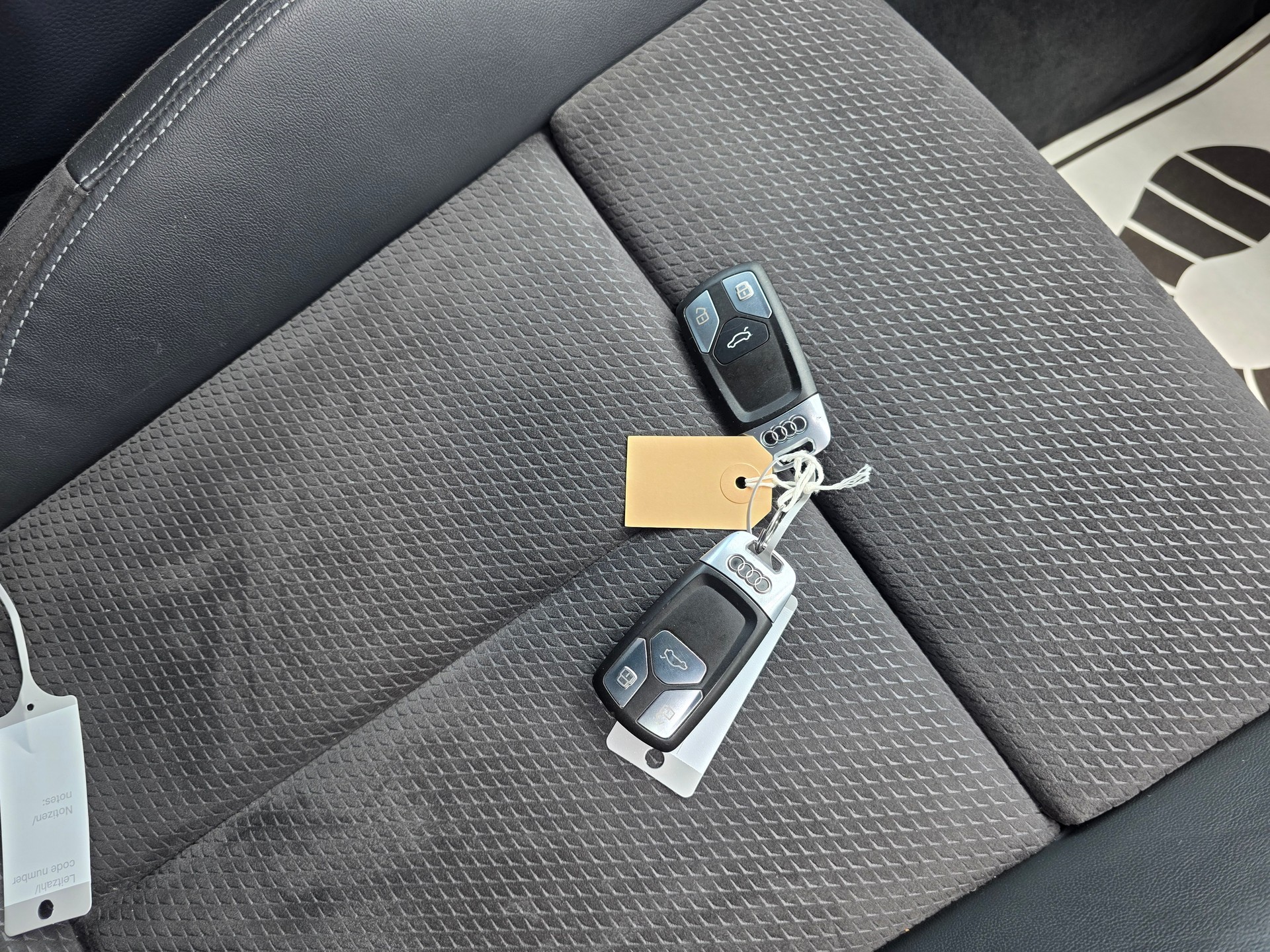 AUDI Q5 2.0 TDI quattro S-tronic-image-12