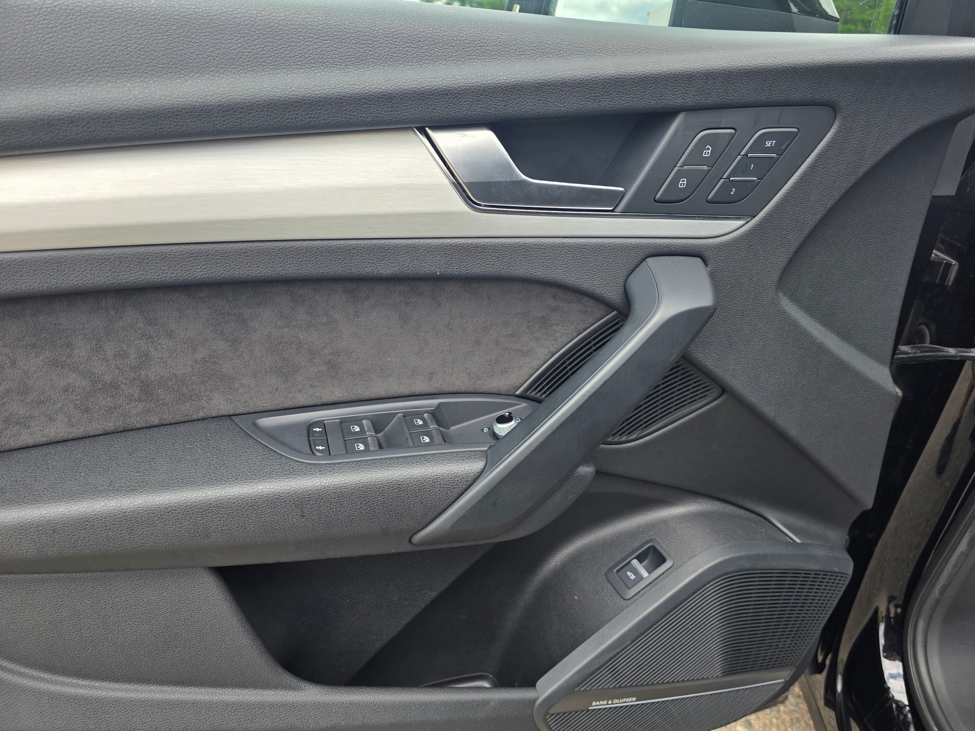 AUDI Q5 2.0 TDI quattro S-tronic-image-17