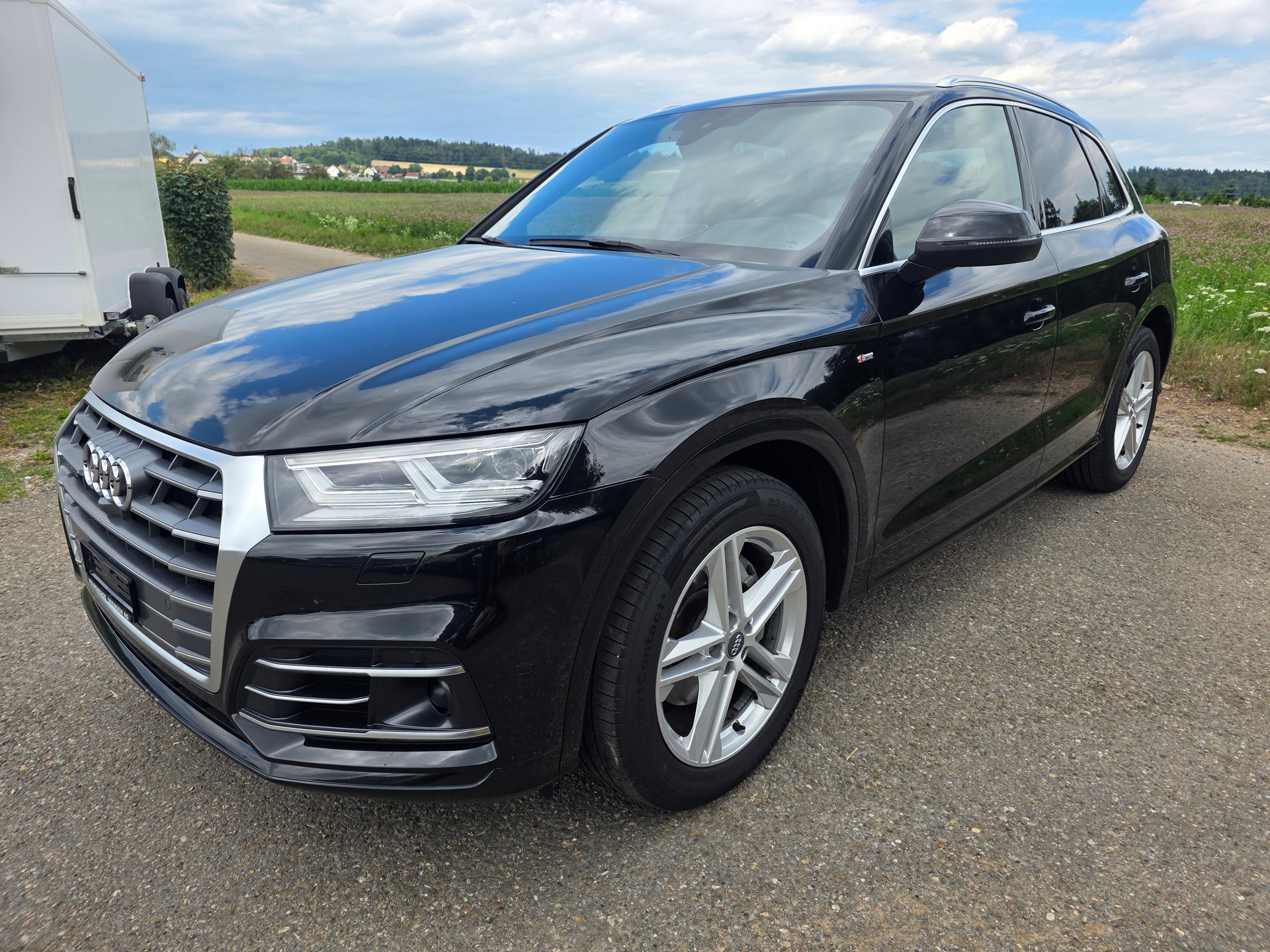 AUDI Q5 2.0 TDI quattro S-tronic-image-1