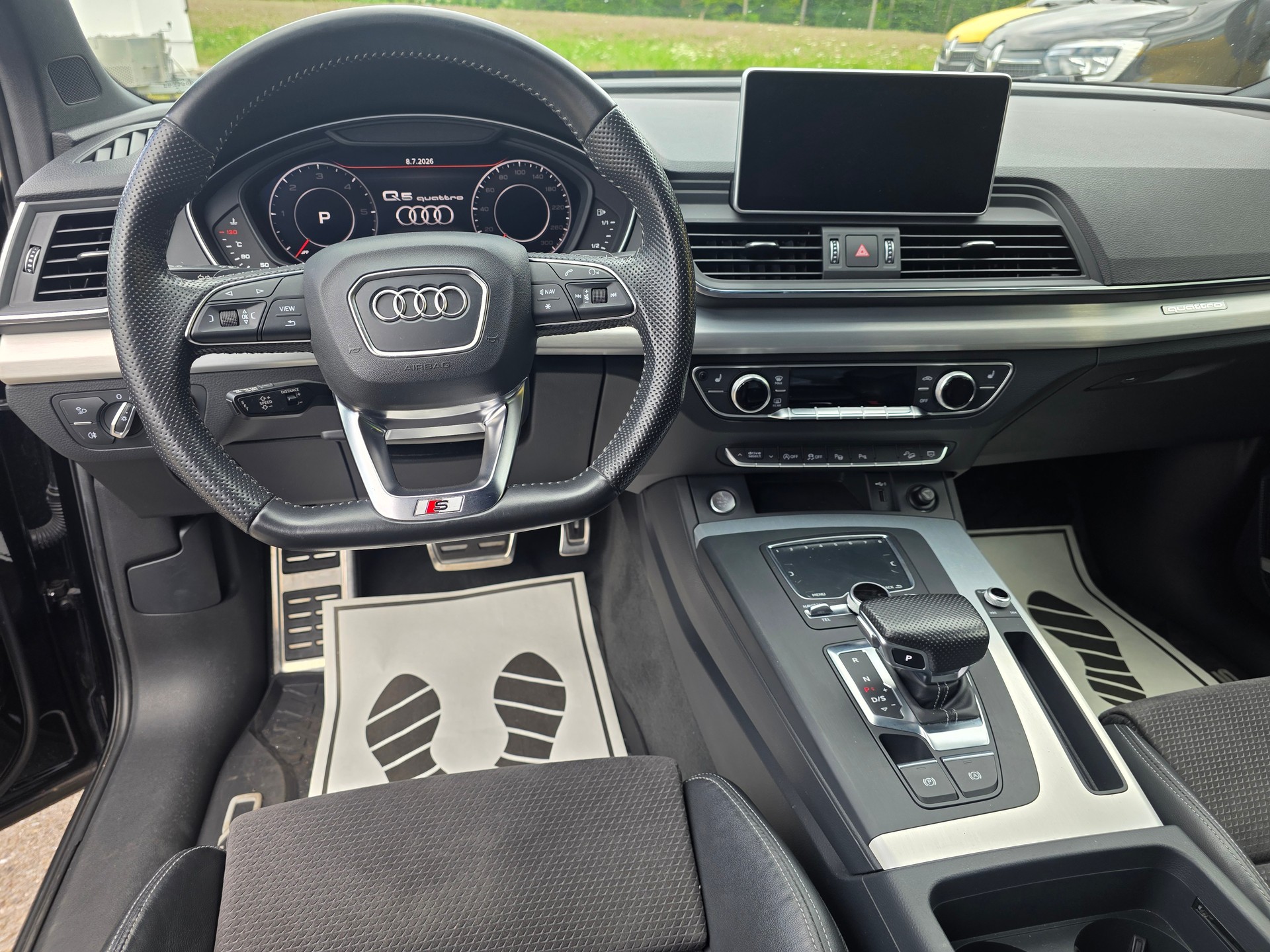 AUDI Q5 2.0 TDI quattro S-tronic-image-8