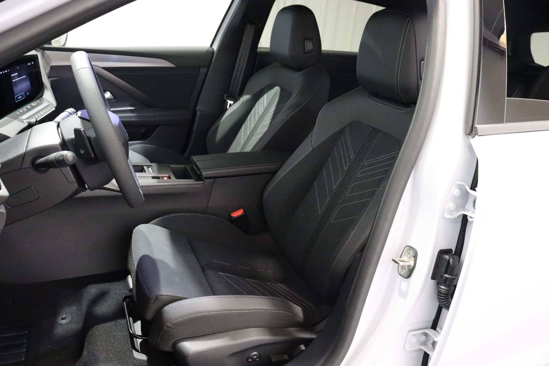 OPEL Astra-e Sports Tourer Ultimate-showroom-element-3
