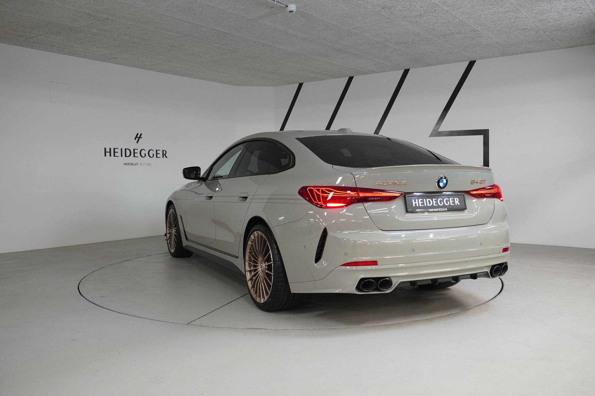 BMW-ALPINA B4 Gran Coupé 3.0 xDrive GT S-Tronic-image-4