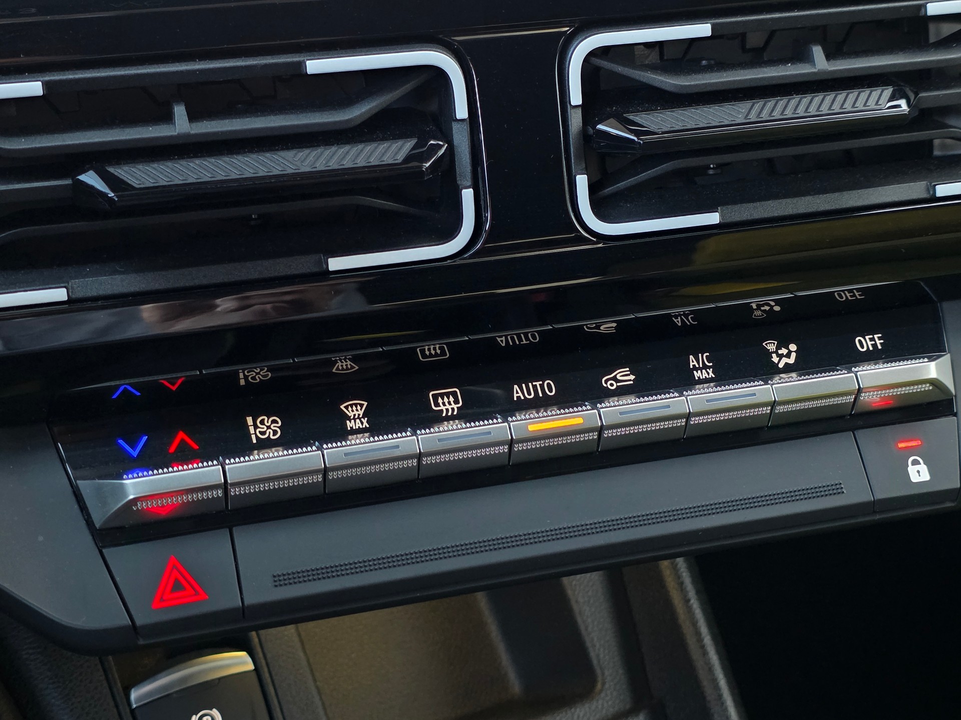 RENAULT R5 E-Tech Comfort Range 52 kWh Iconic Five-image-9