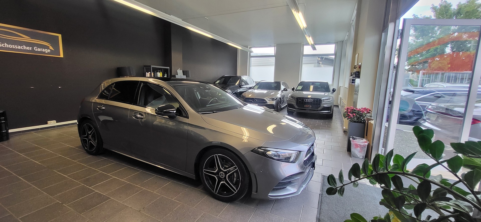 MERCEDES-BENZ A 200 AMG Line 7G-DCT-showroom-element-1