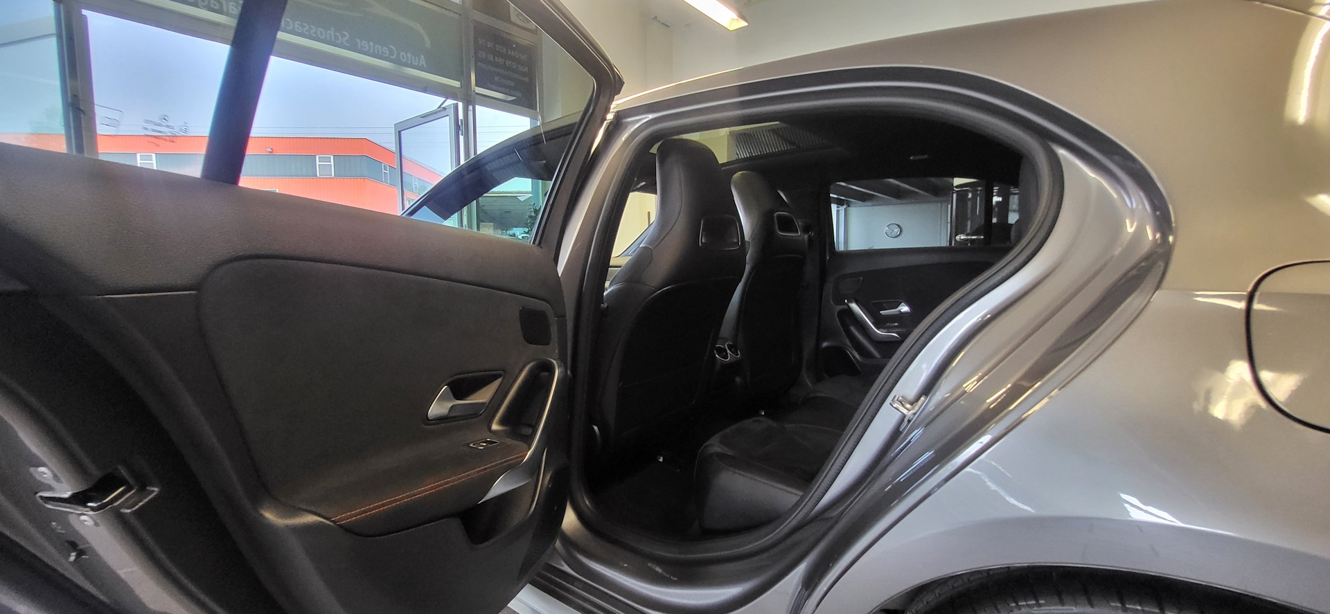 MERCEDES-BENZ A 200 AMG Line 7G-DCT-image-4