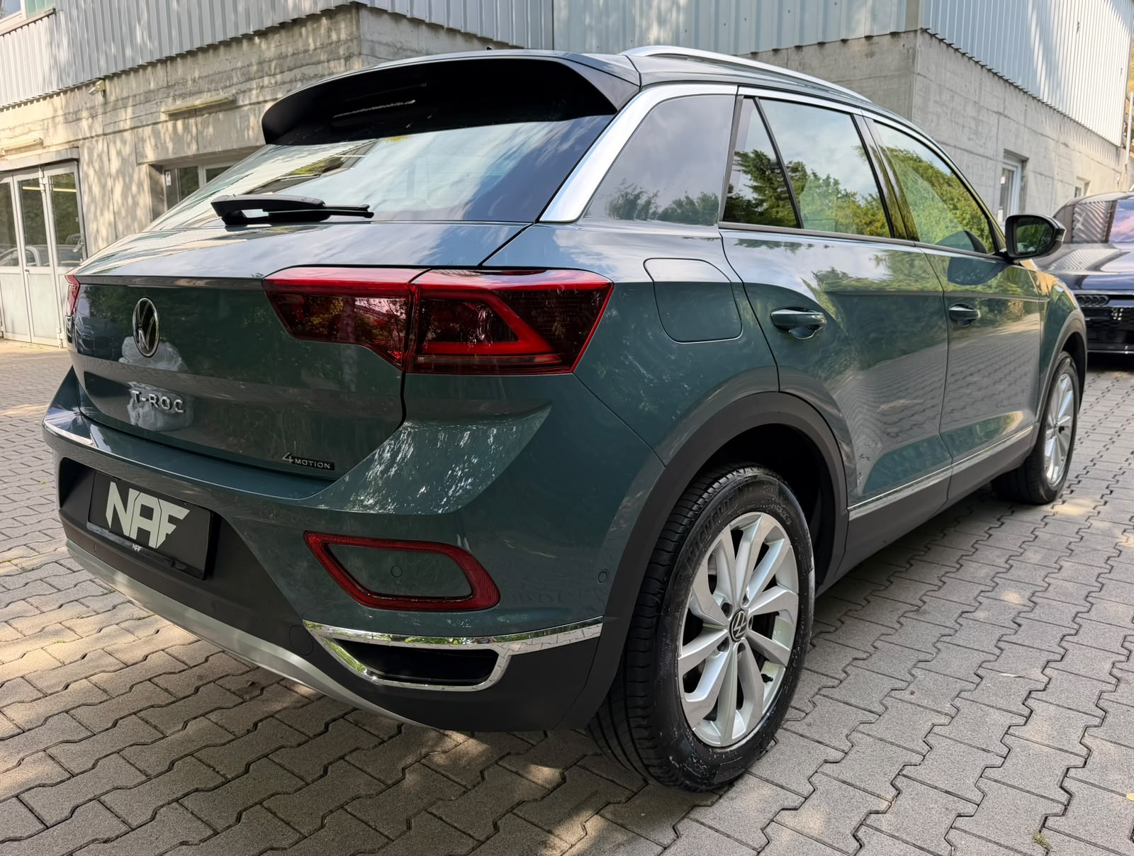VW T-Roc 2.0 TSI Style DSG 4Motion-image-4