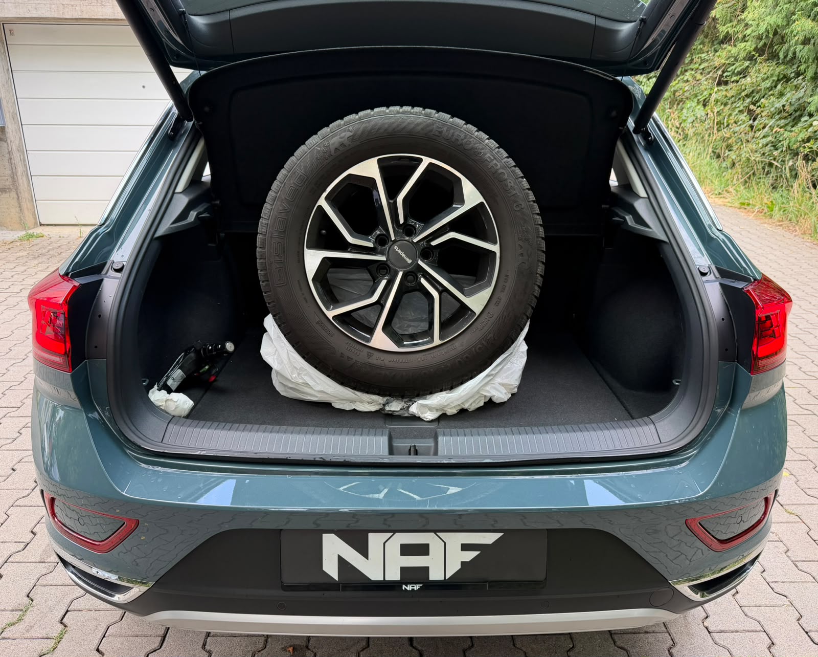 VW T-Roc 2.0 TSI Style DSG 4Motion-image-12