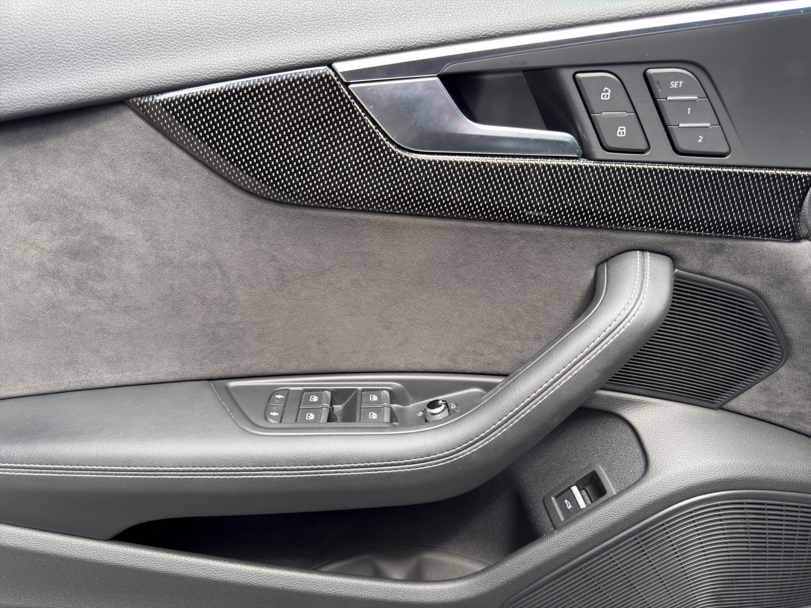 AUDI S4 Avant 3.0 TFSI quattro tiptronic-image-8