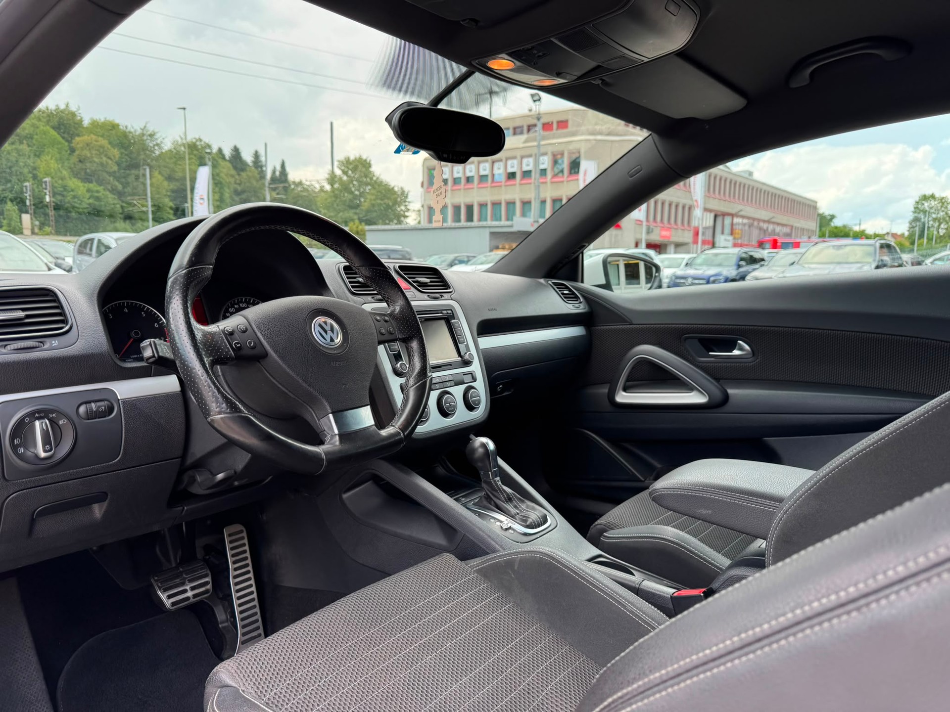 VW Scirocco 2.0 TSI DSG-image-13