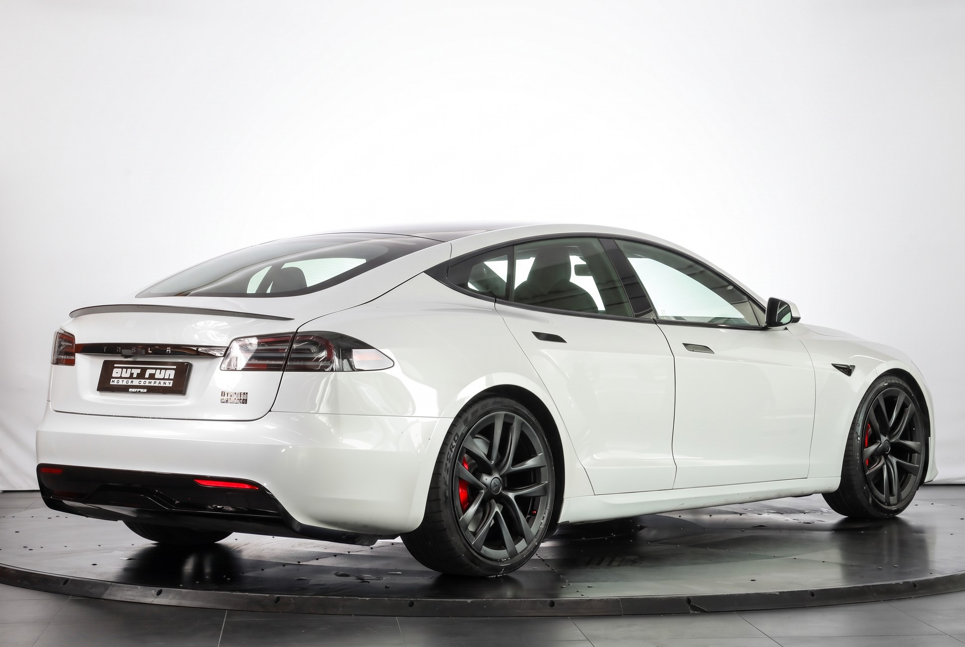 TESLA Model S 100 kWh Plaid-image-4