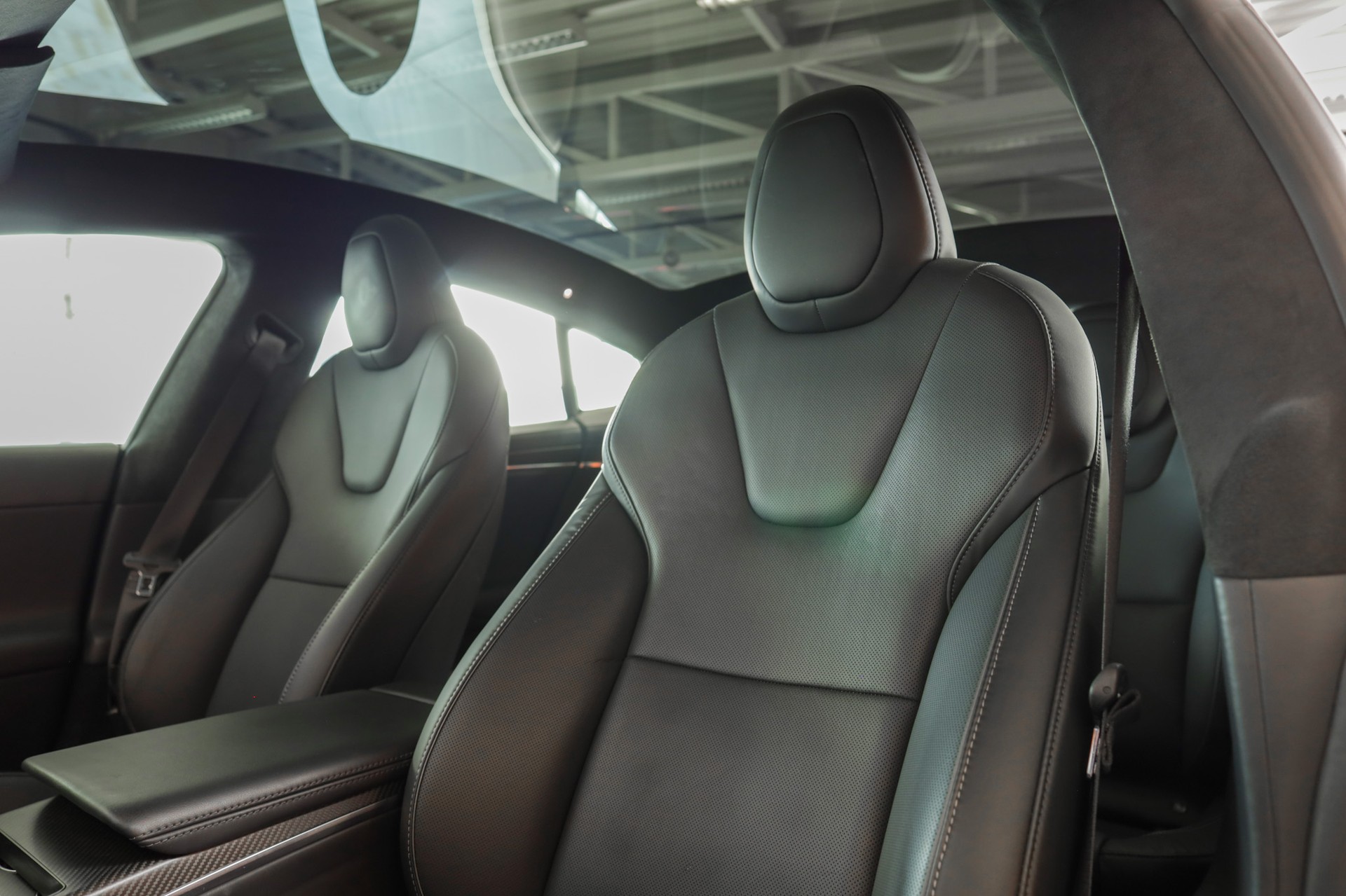 TESLA Model S 100 kWh Plaid-image-10