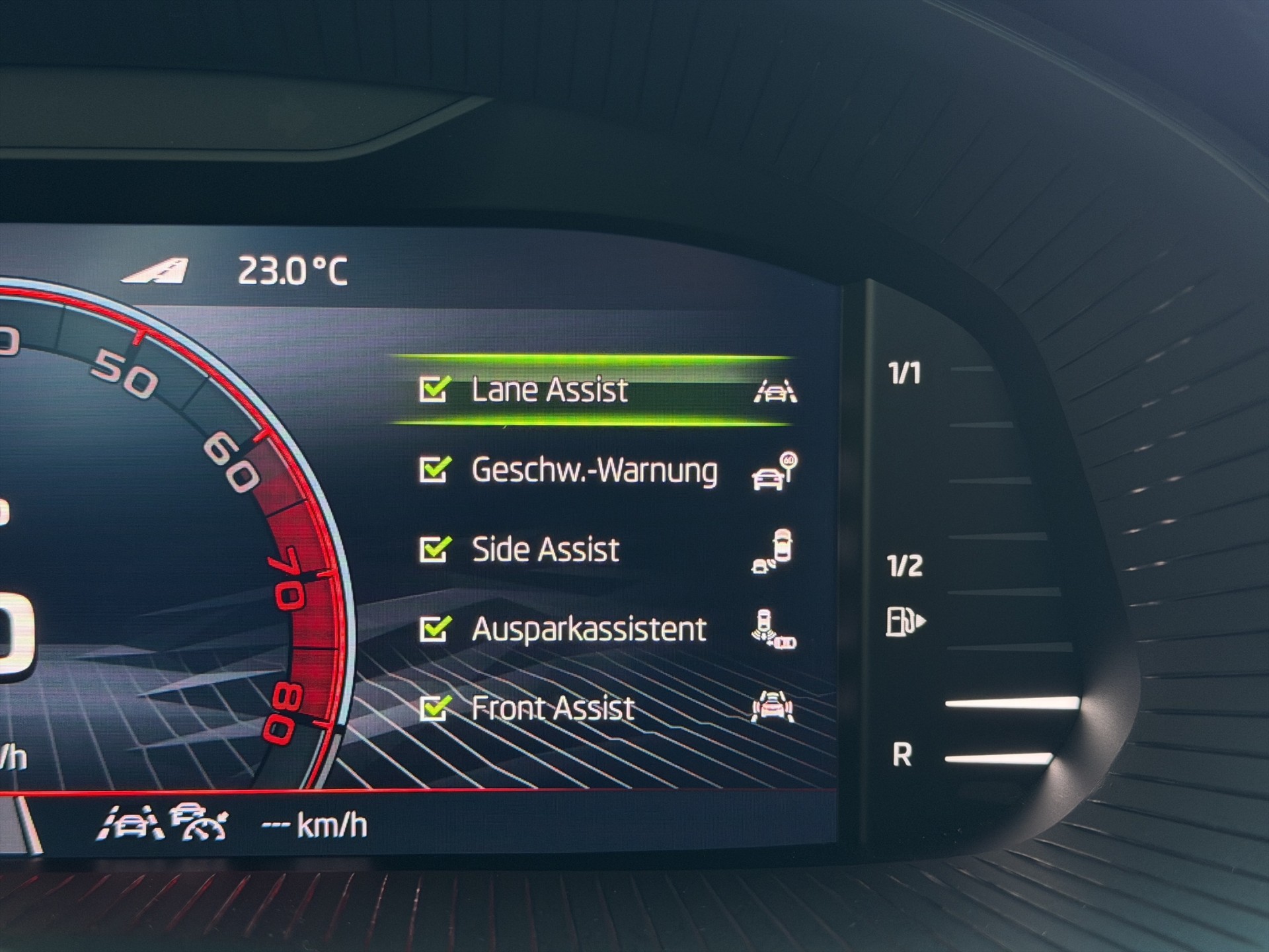 SKODA Kamiq 1.5 TSI Monte Carlo DSG-image-13