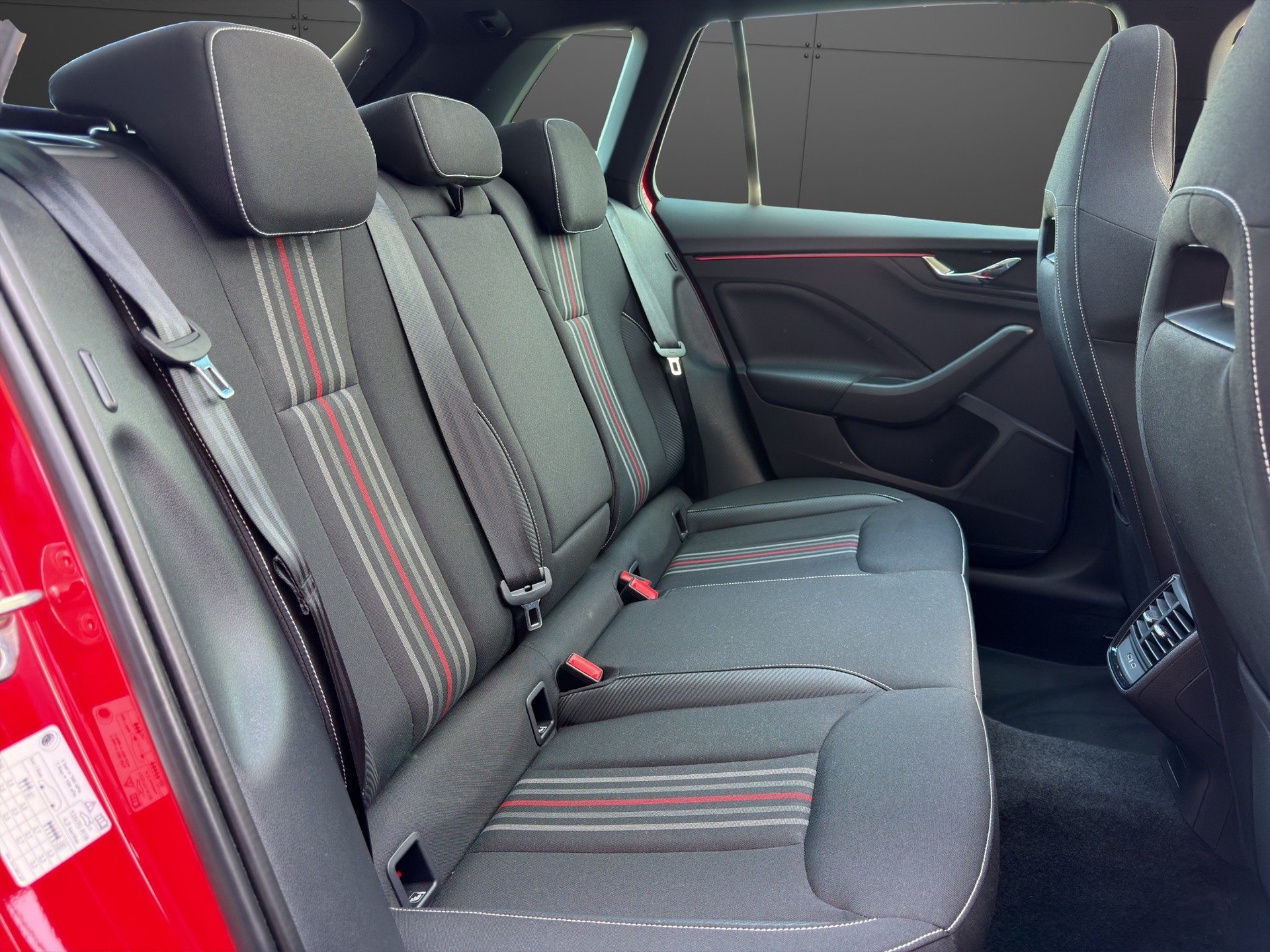 SKODA Kamiq 1.5 TSI Monte Carlo DSG-image-27