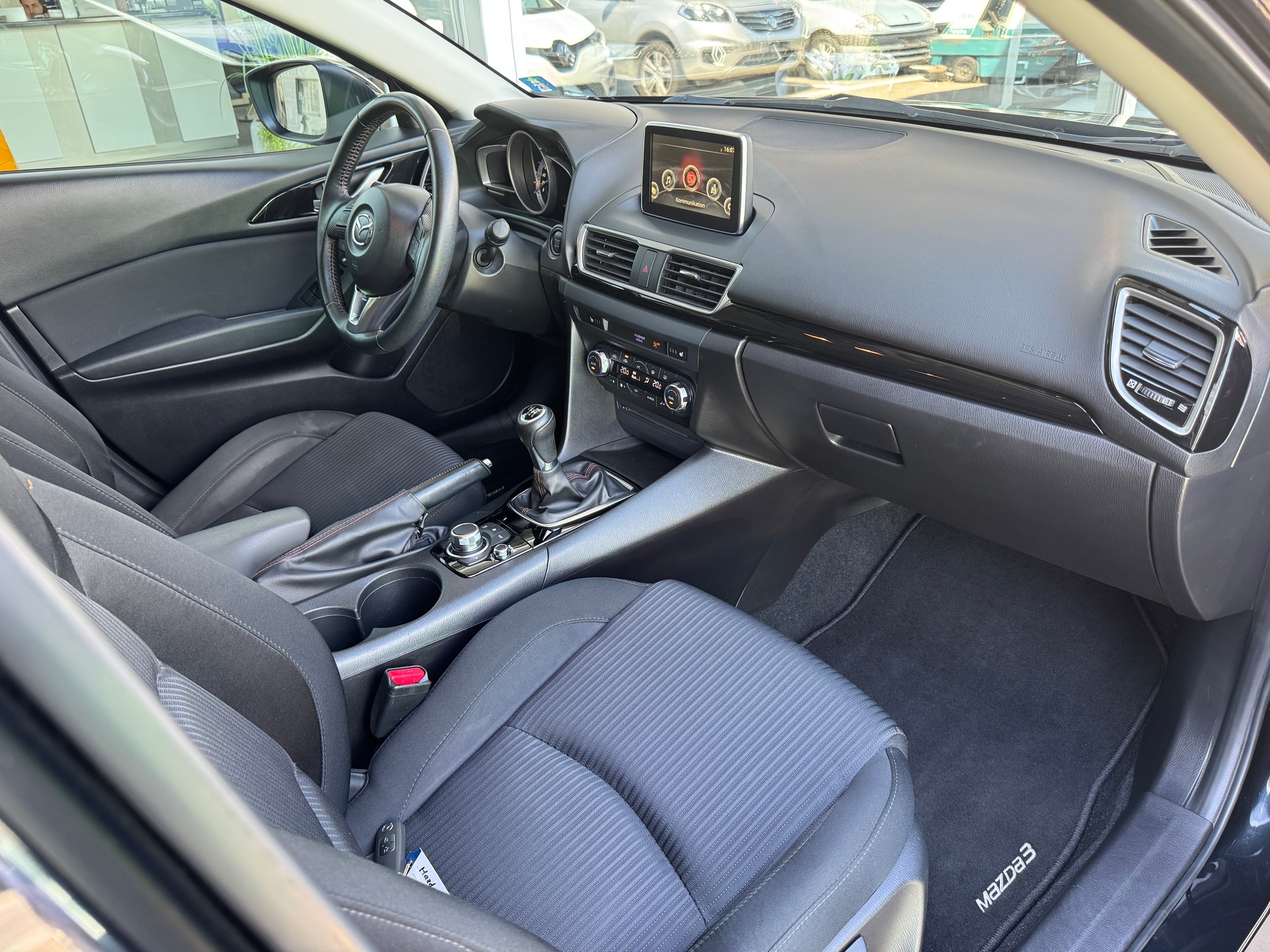 MAZDA 3 SKYACTIV-G 100 Ambition Plus-image-6