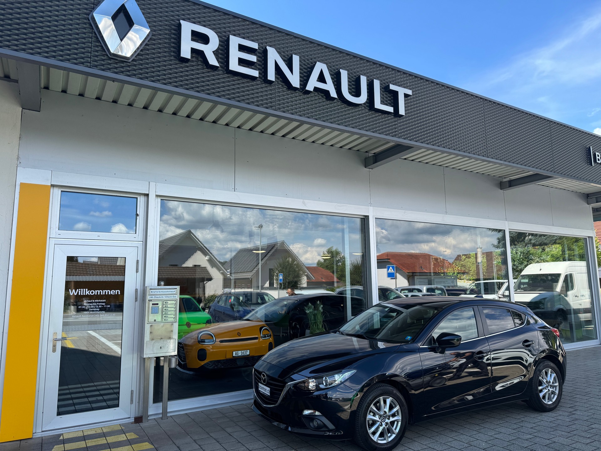 MAZDA 3 SKYACTIV-G 100 Ambition Plus-image-0