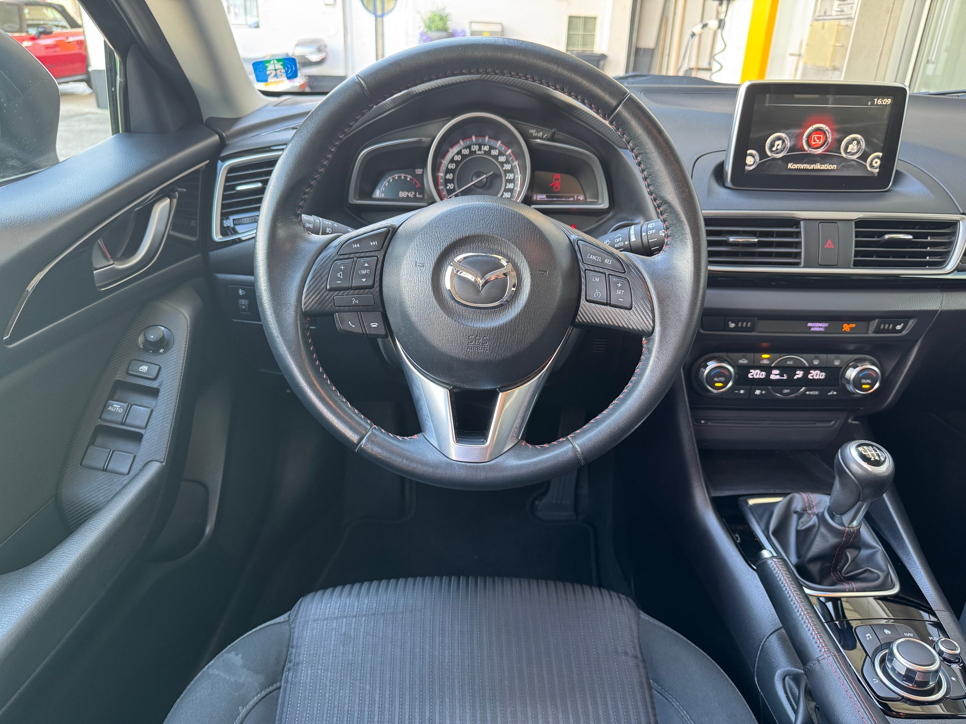 MAZDA 3 SKYACTIV-G 100 Ambition Plus-image-7