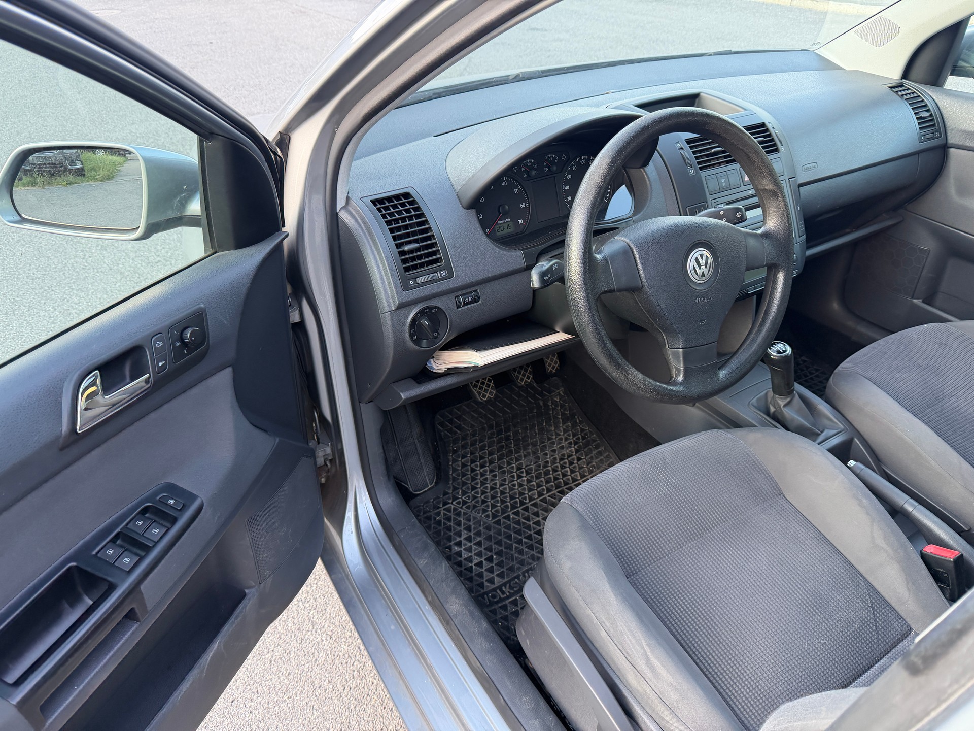 VW Polo 1.6 16V Young&Fresh-image-5
