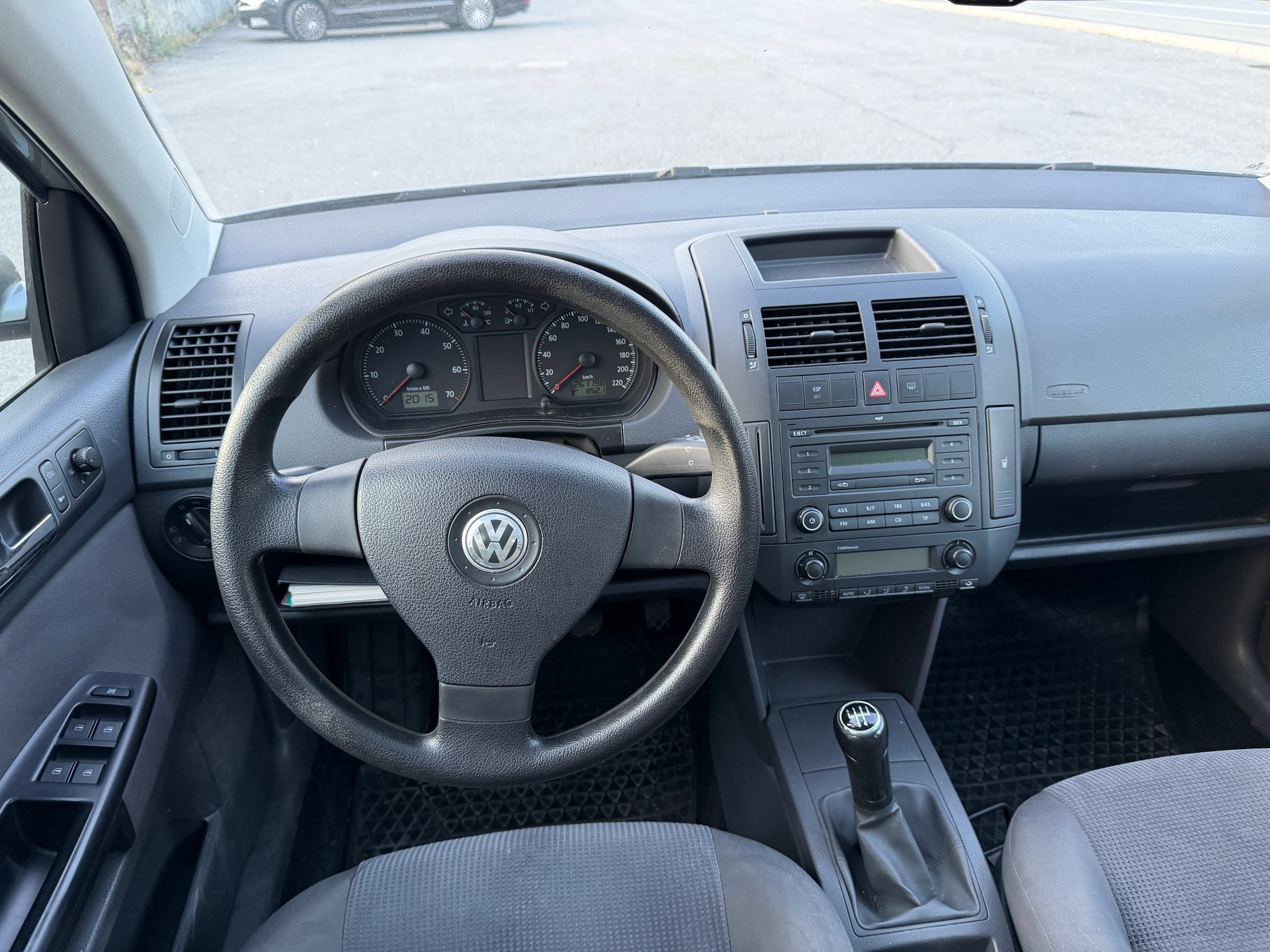 VW Polo 1.6 16V Young&Fresh-image-6