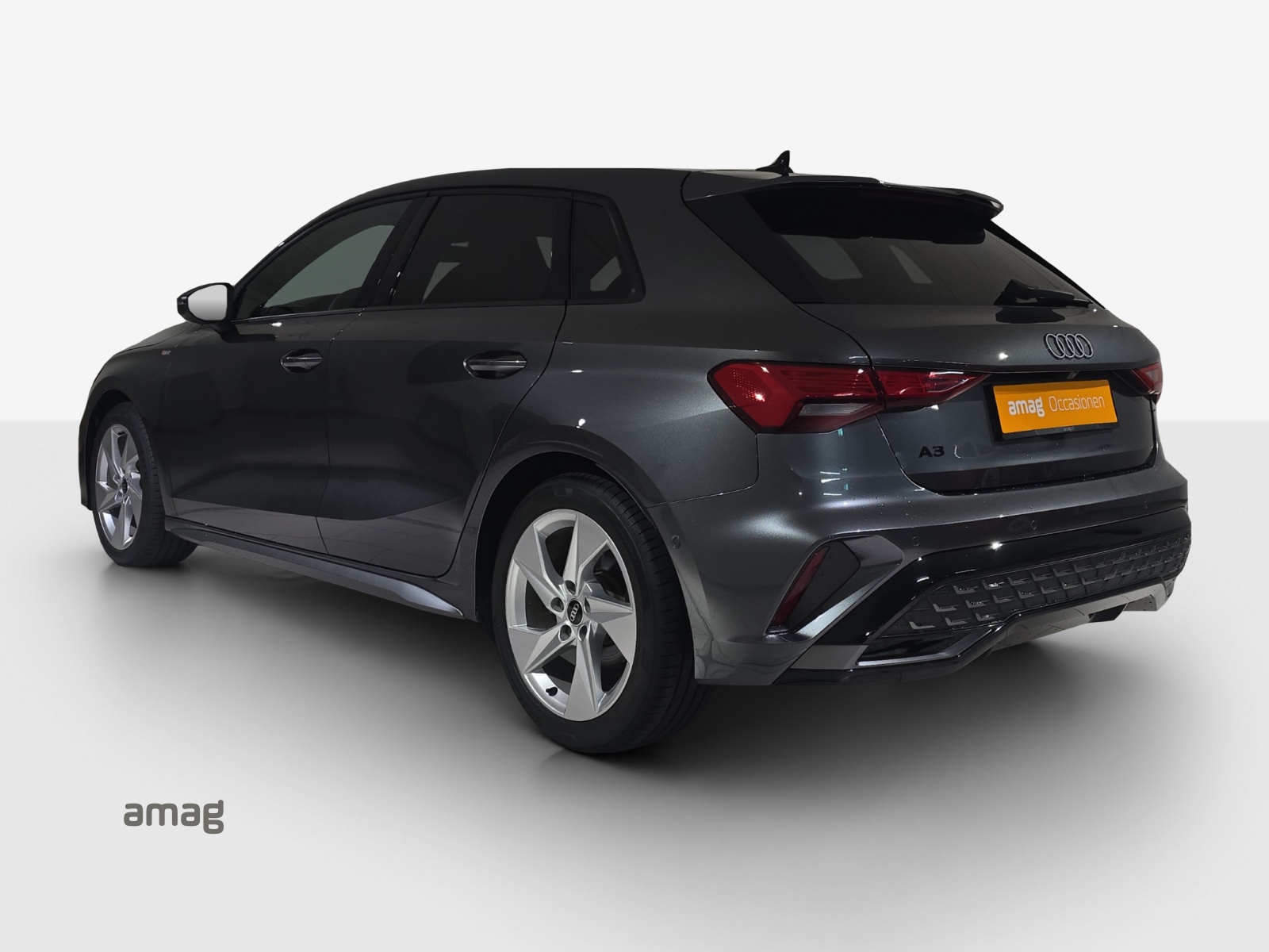 AUDI A3 Sportback 35 TFSI S line S-tronic-showroom-element-2