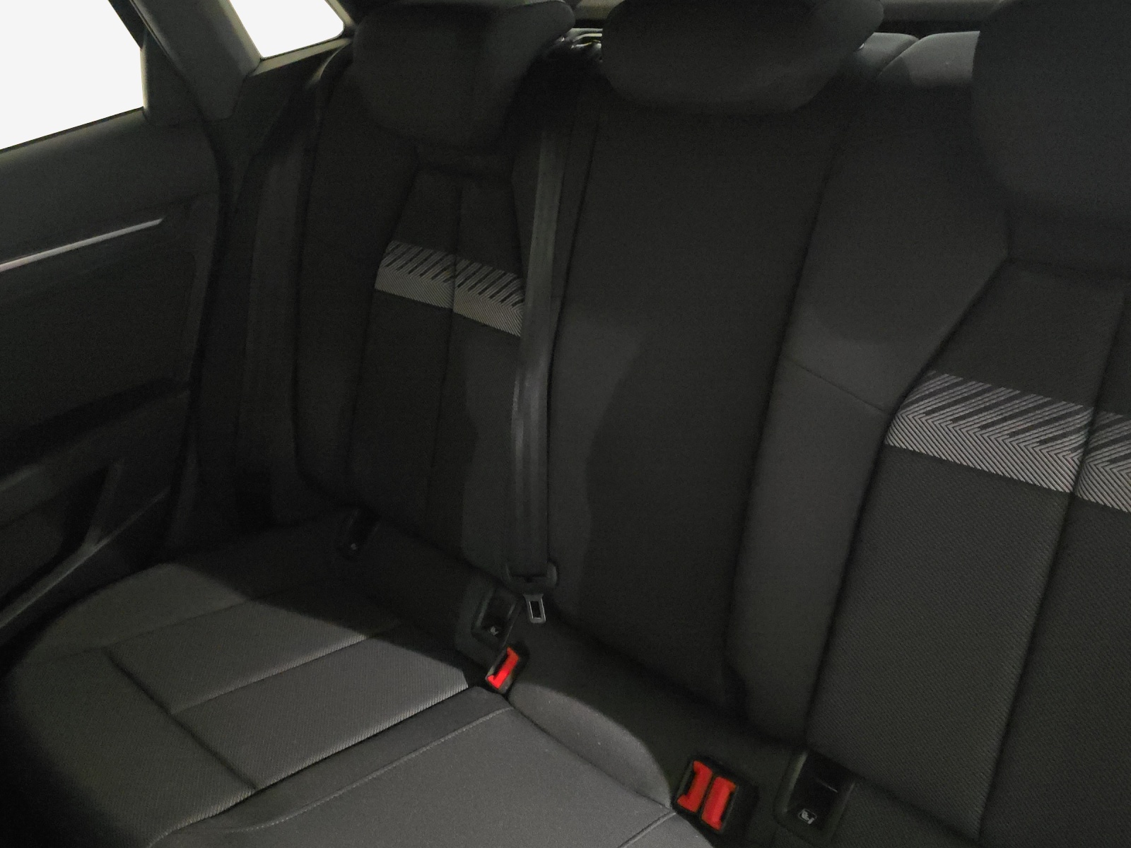 AUDI A3 Sportback 35 TFSI S line S-tronic-image-11