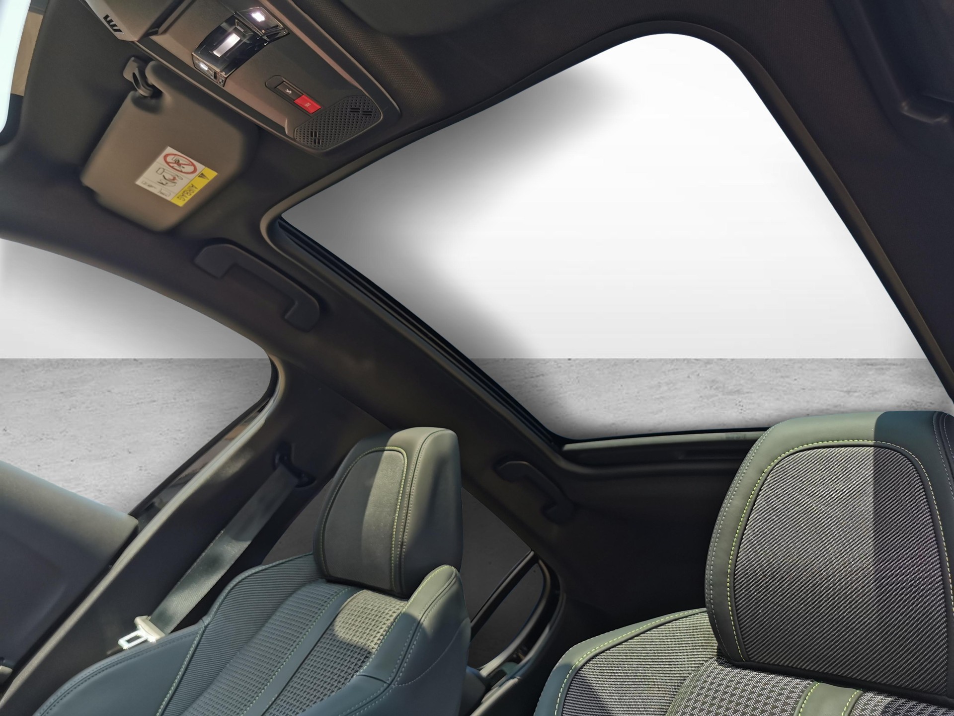 PEUGEOT 208 1.2 PureTech 100 GT-image-9