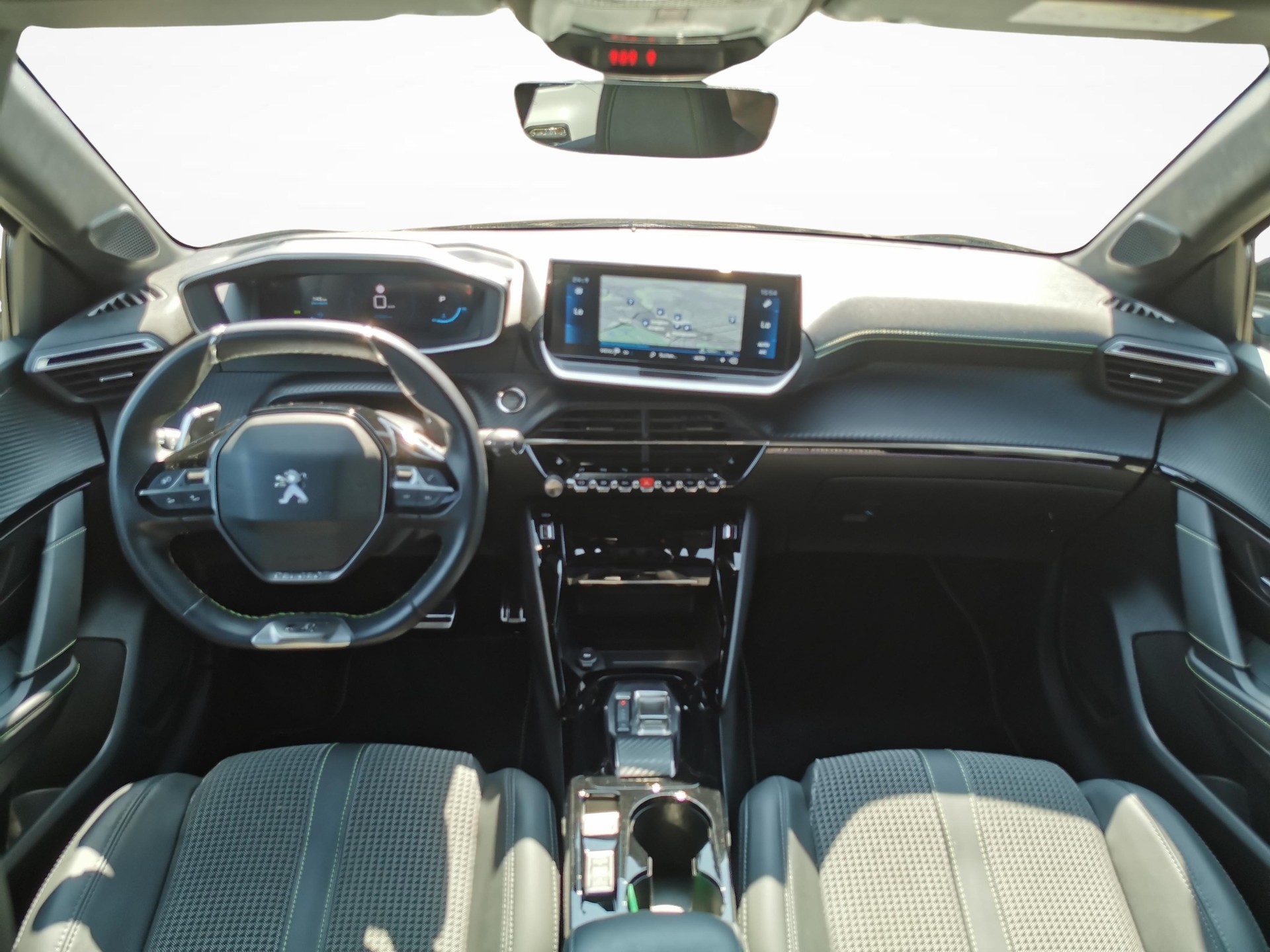 PEUGEOT 208 1.2 PureTech 100 GT-image-3