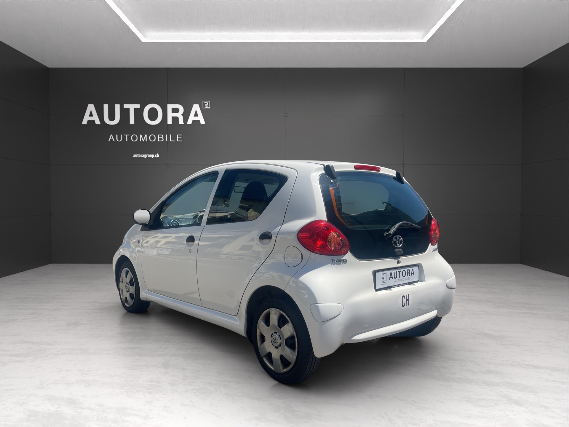 TOYOTA Aygo 1.0 Linea Terra-image-3