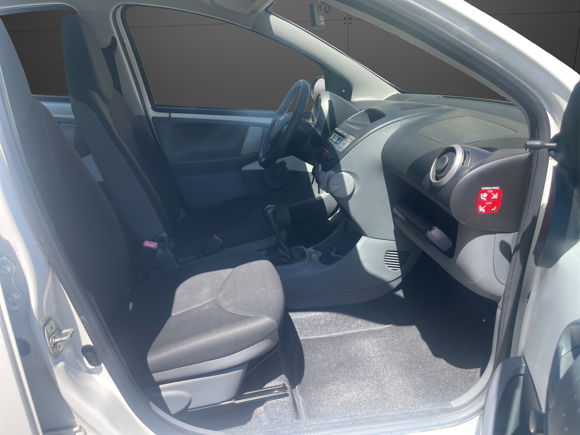 TOYOTA Aygo 1.0 Linea Terra-image-10