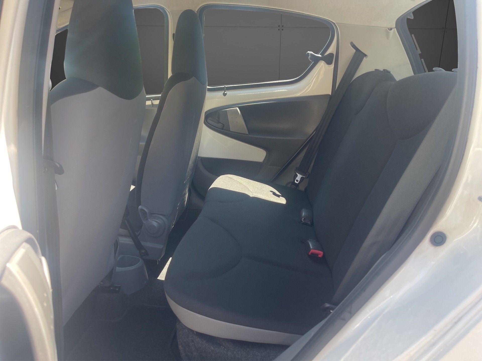 TOYOTA Aygo 1.0 Linea Terra-image-11