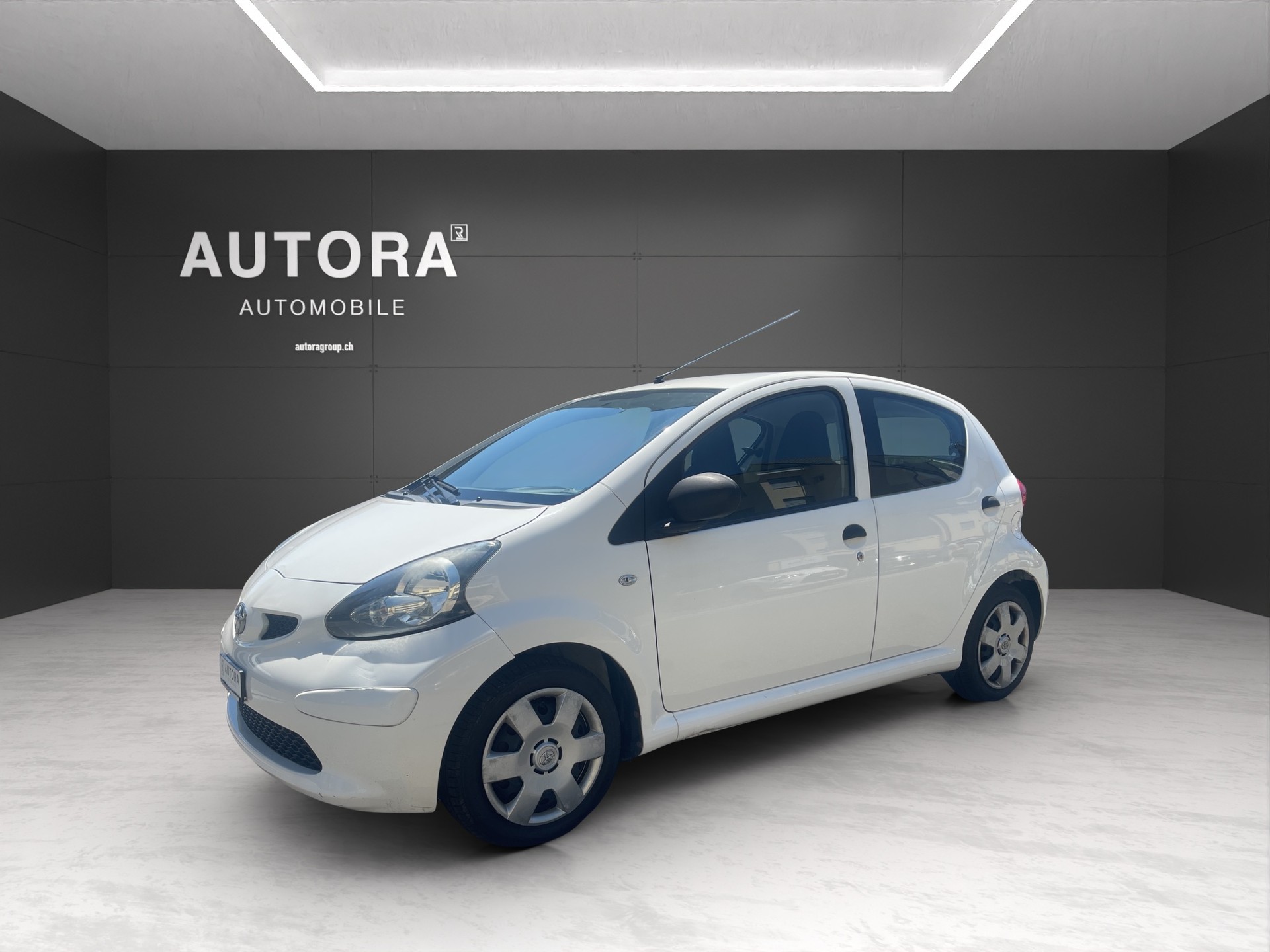 TOYOTA Aygo 1.0 Linea Terra-image-0