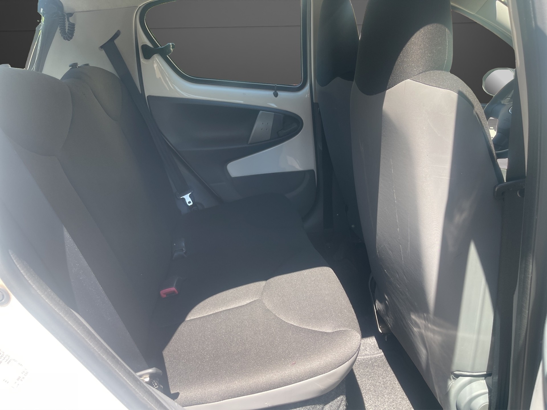 TOYOTA Aygo 1.0 Linea Terra-image-12