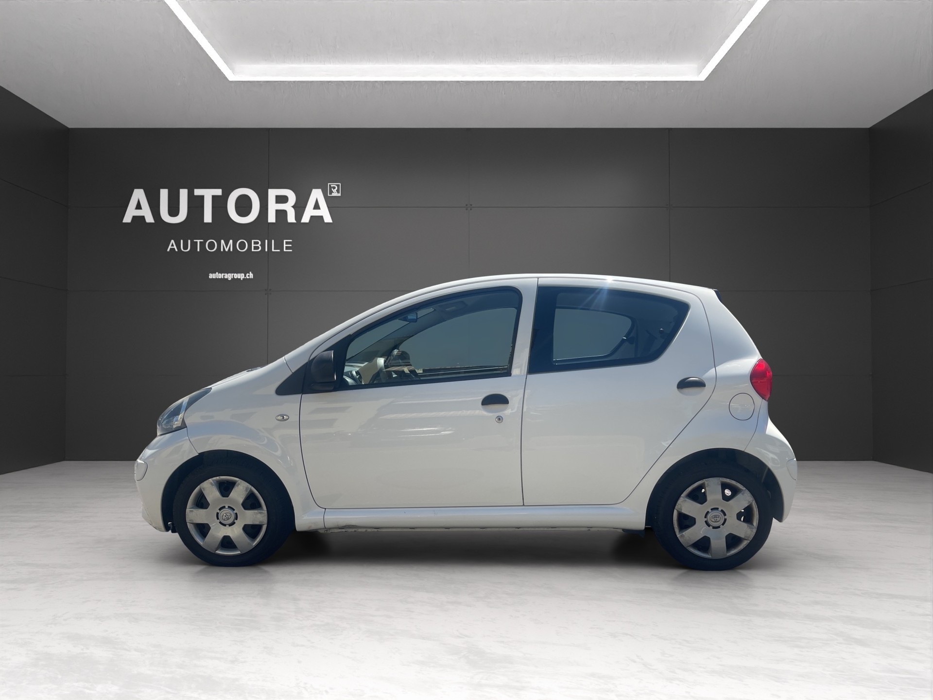 TOYOTA Aygo 1.0 Linea Terra-image-2