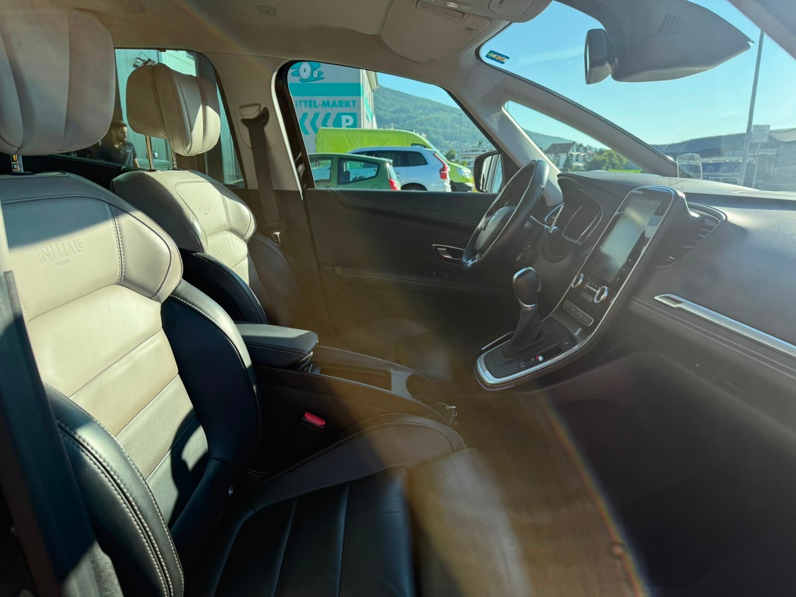 RENAULT Scénic 1.6 dCi Initiale Paris EDC-image-21
